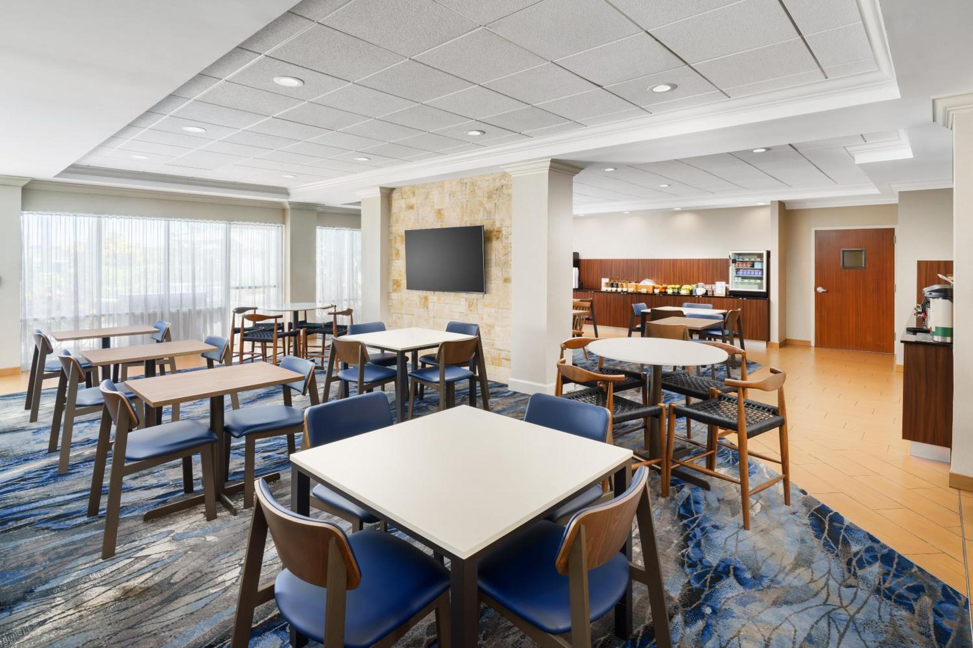 Fairfield & Hotel 3*
