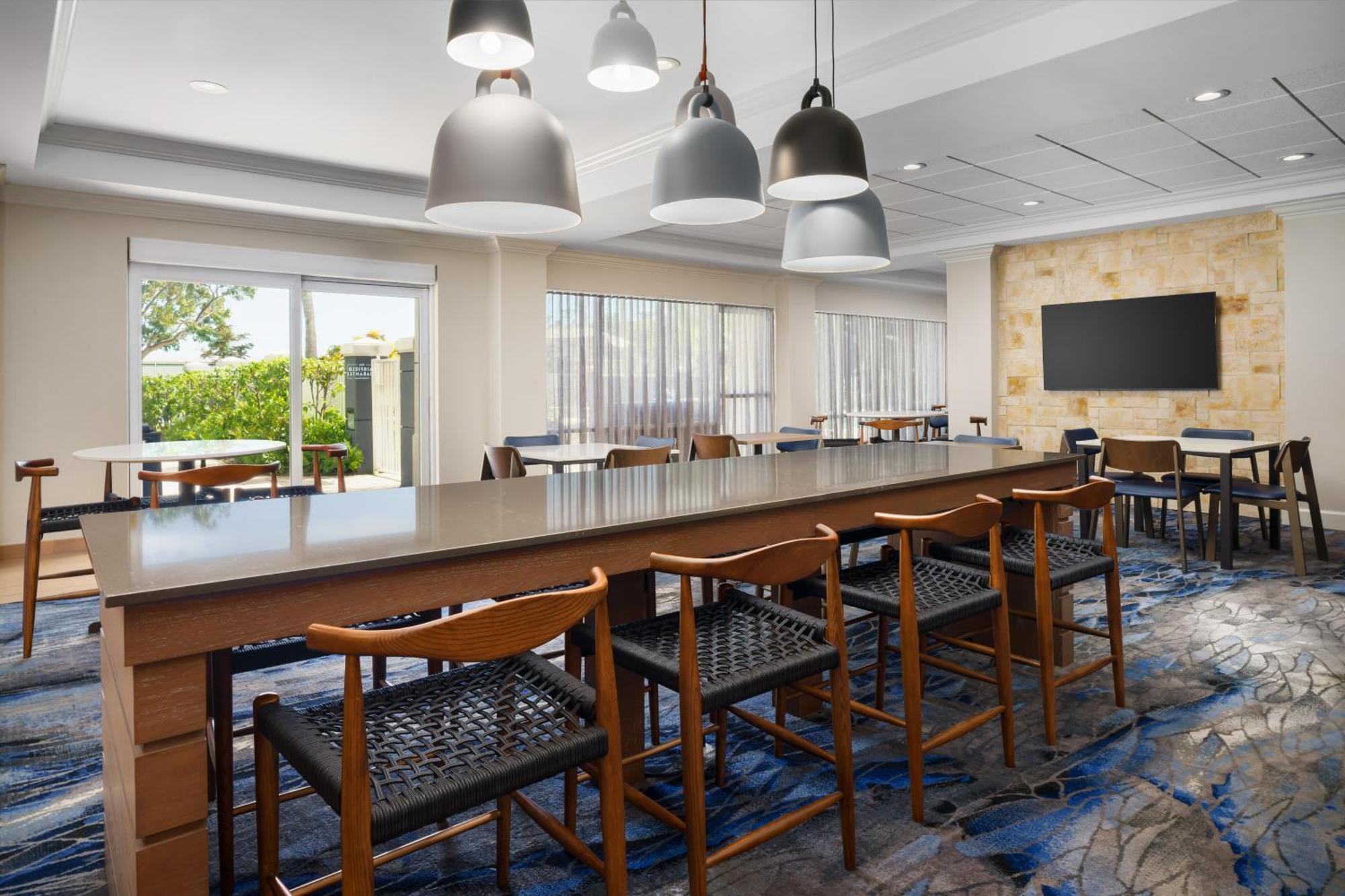 Hotel Fairfield & 3*