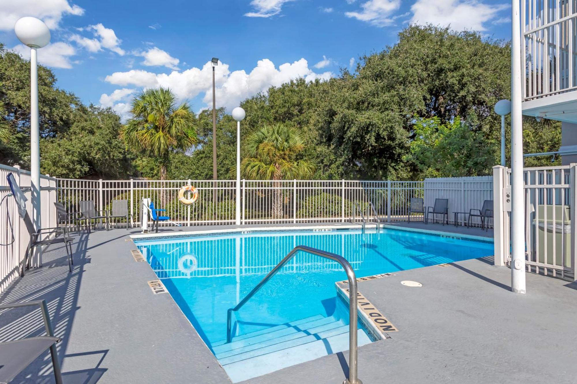 Quality & St Augustine Area Hotel