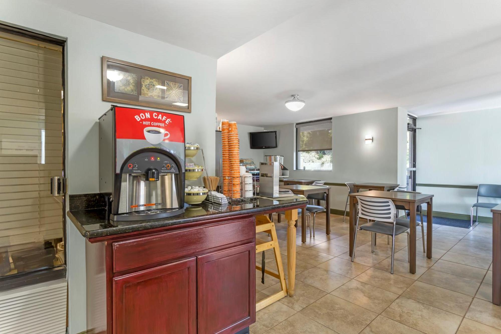 Quality & St Augustine Area Hotel 2*