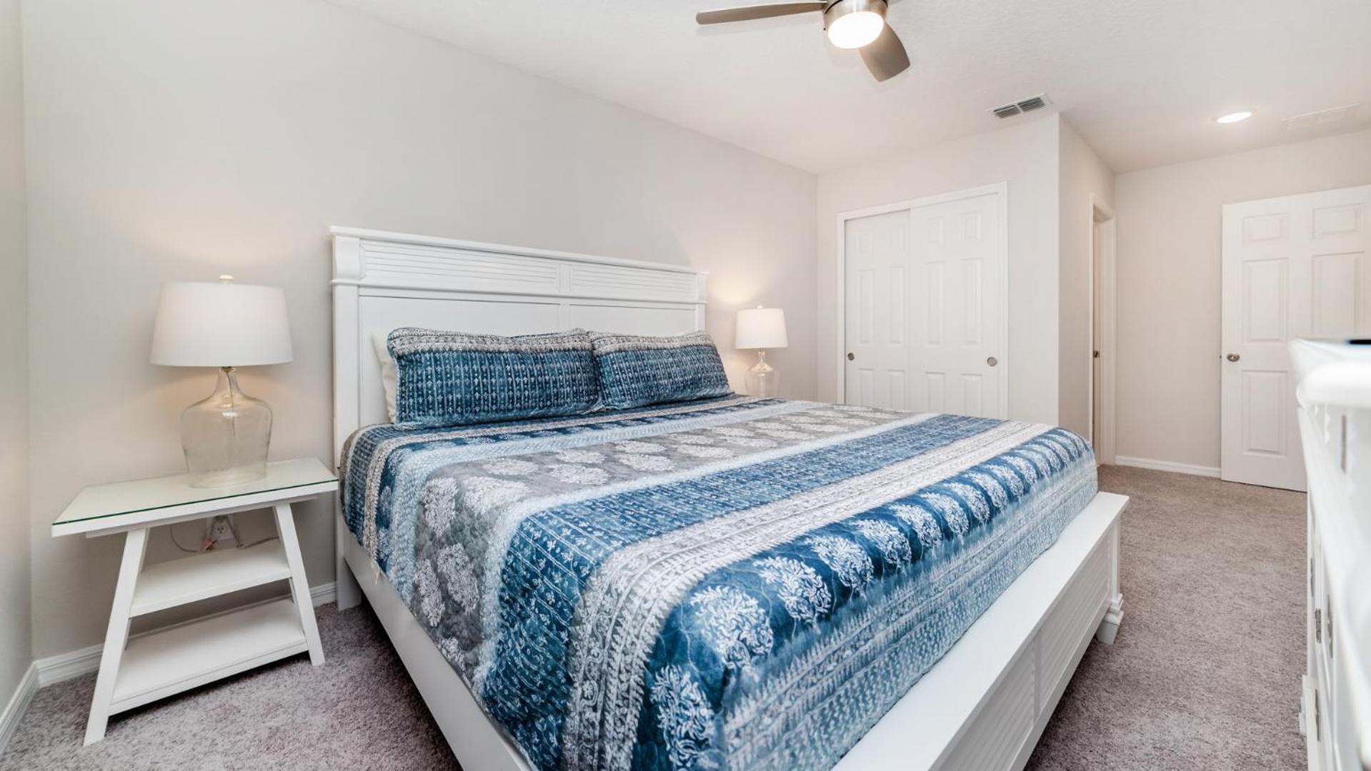 Water 5 Bedroom Splash Pool Near