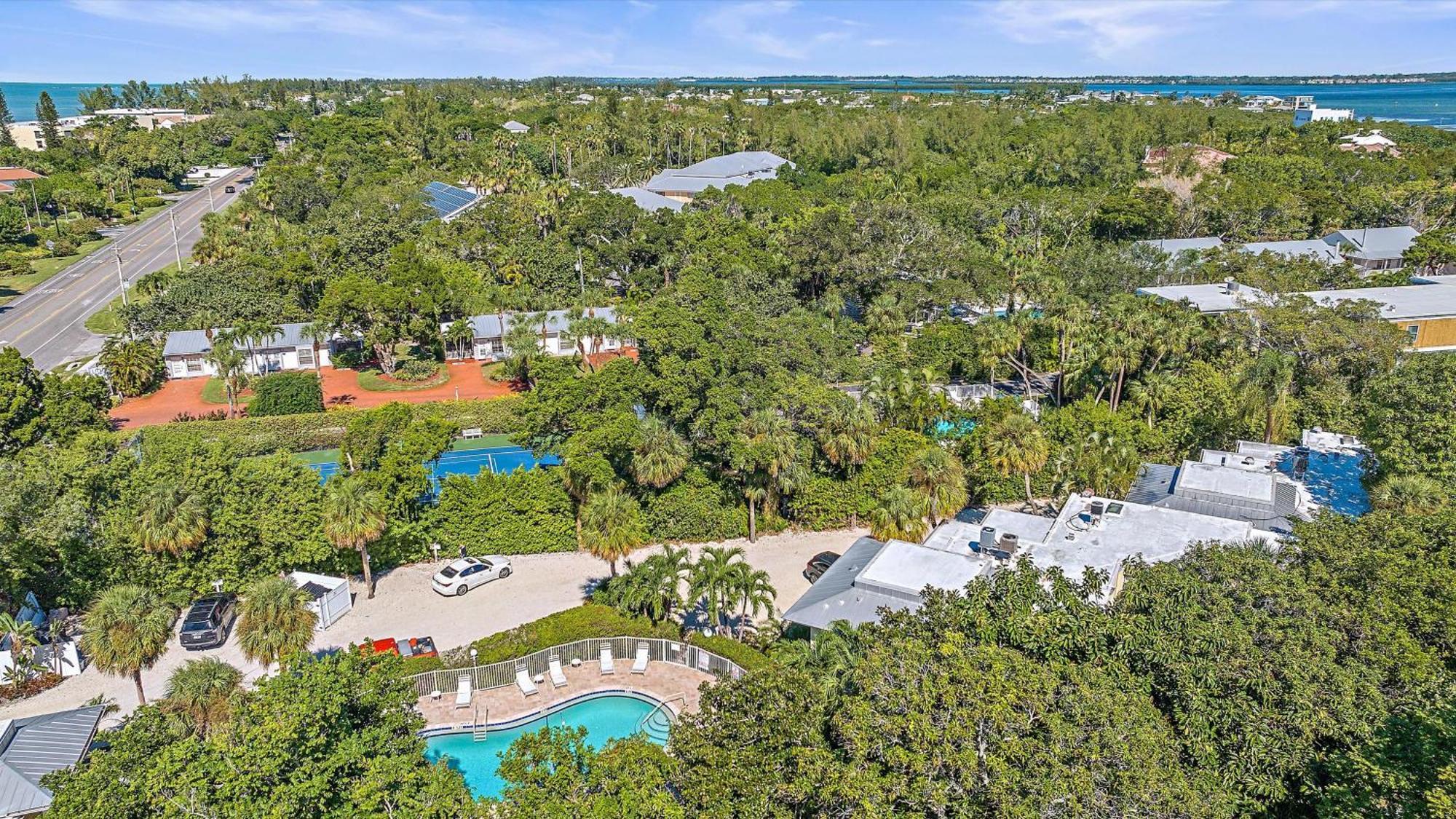 Apartment Just Beachy Longboat Key