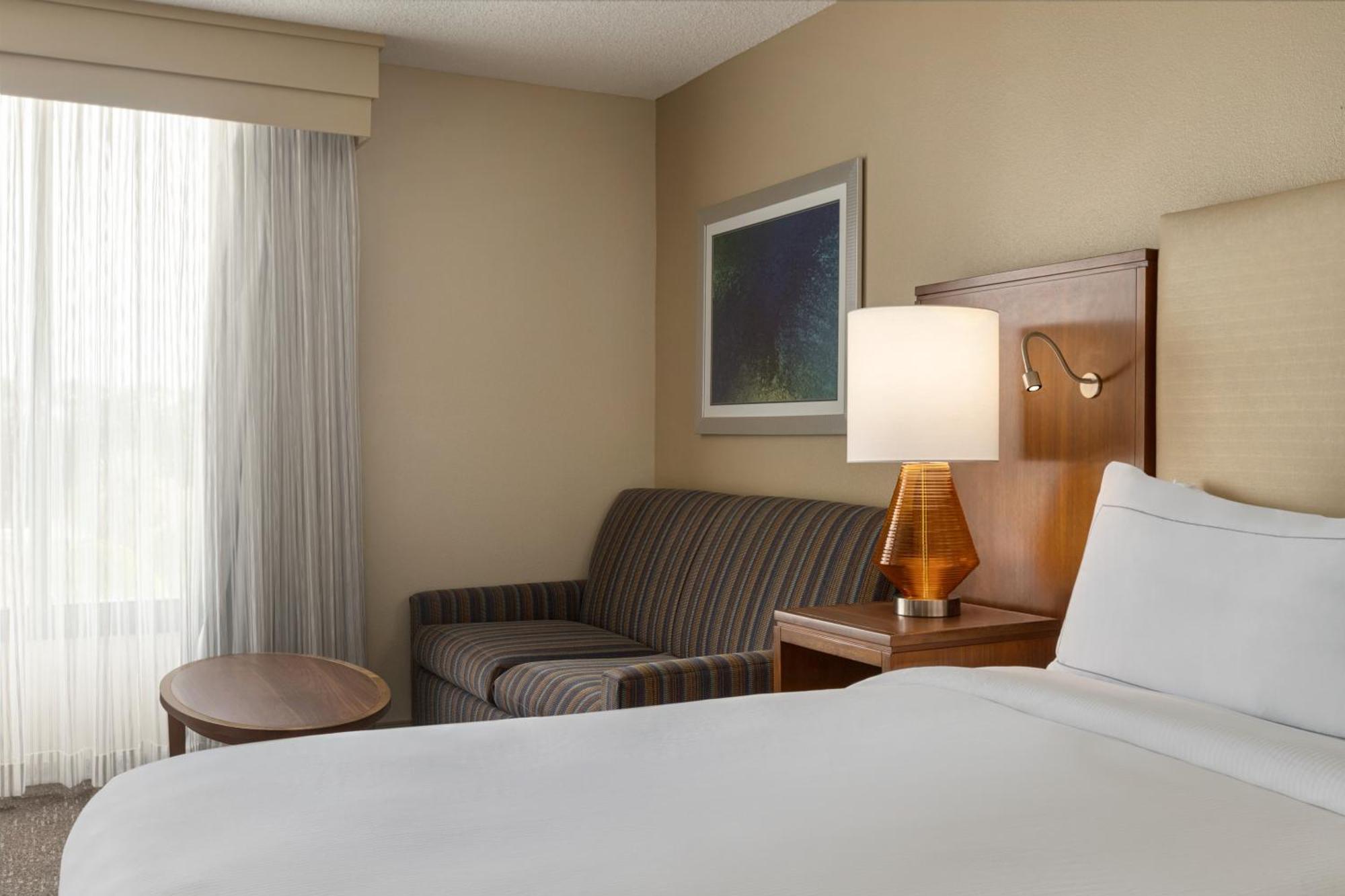 Doubletree By Hilton Myers At Bell Tower Shops