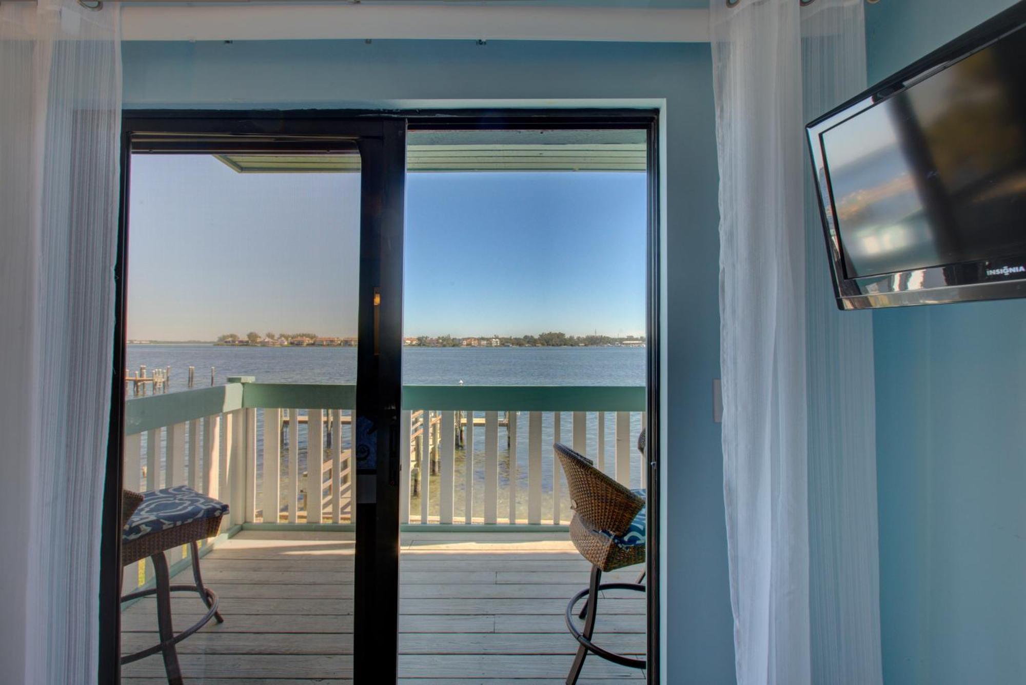 Apartment Island Retreat