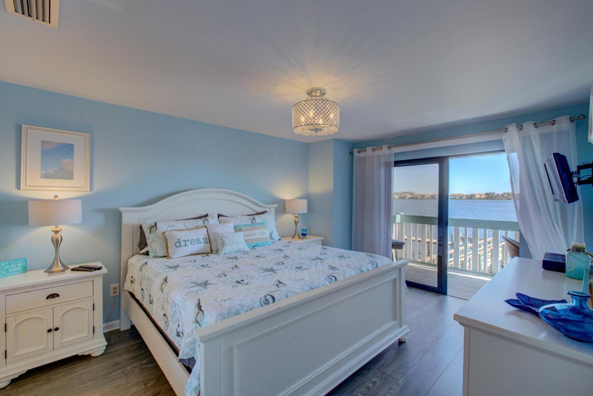 Island Retreat * Anna Maria