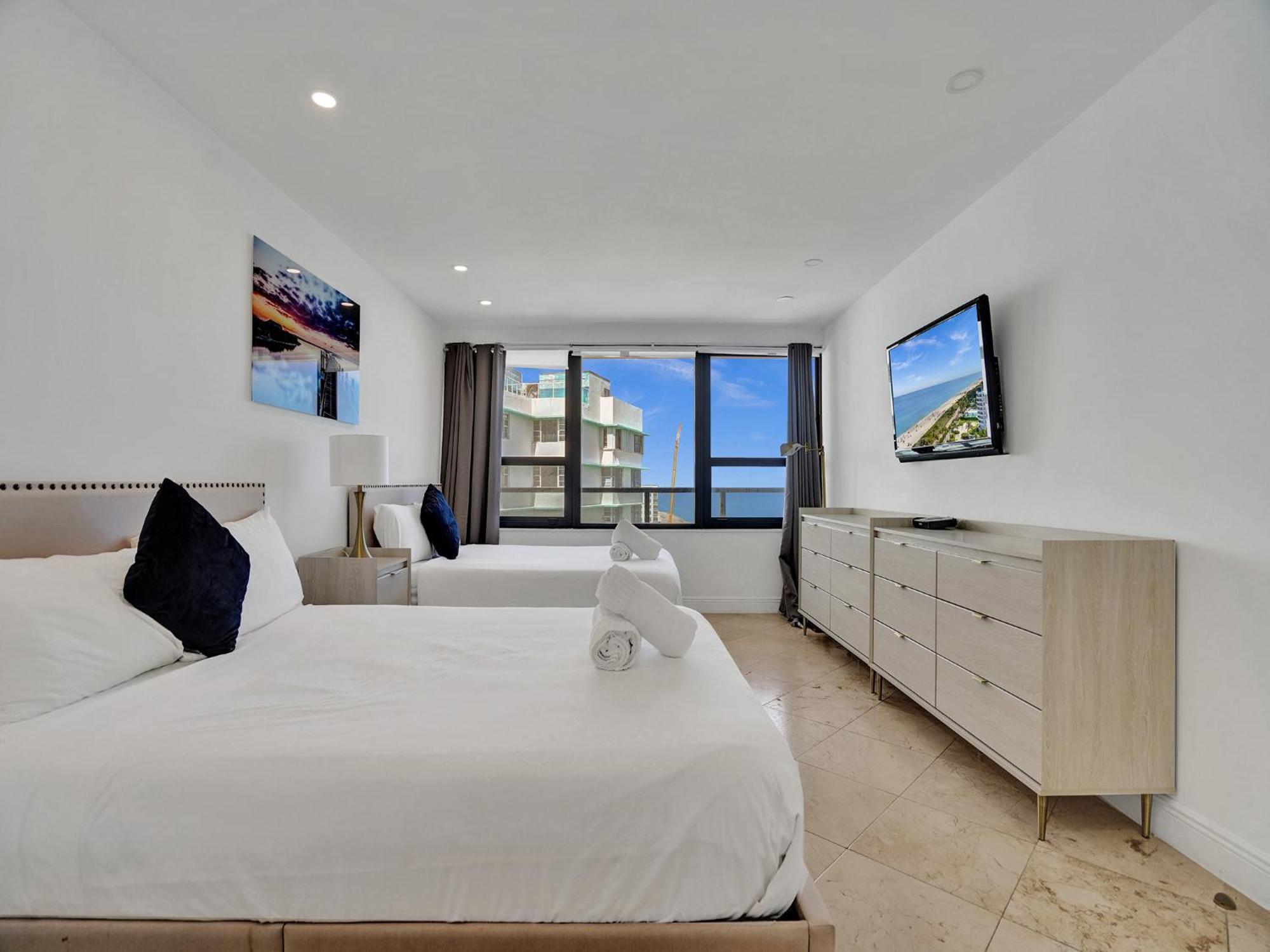 Apartment Ocean Front Penthouse 2bd 2 Balconies Ph-2