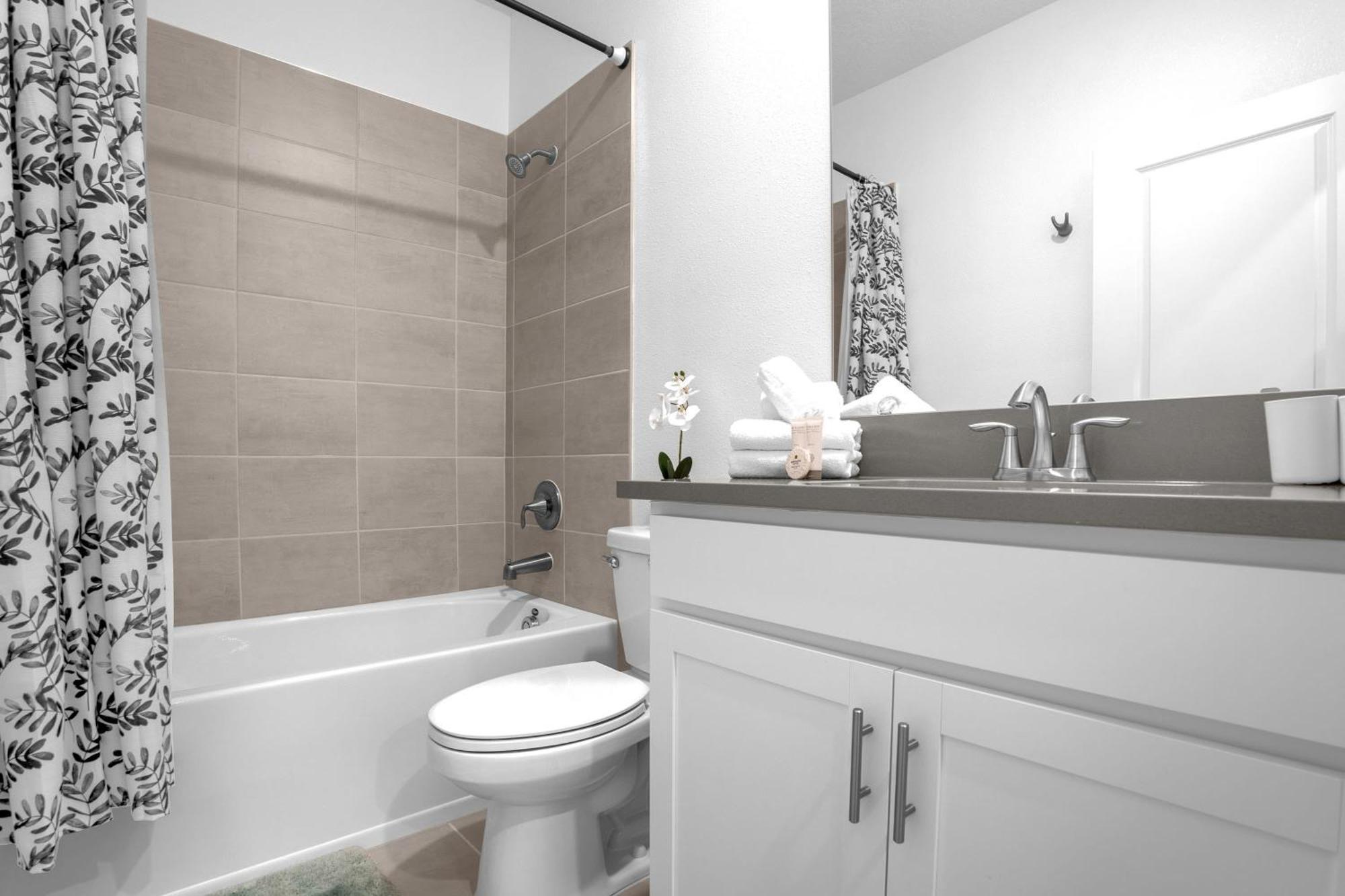 Upstay - New Build At Championsgate With & Pool