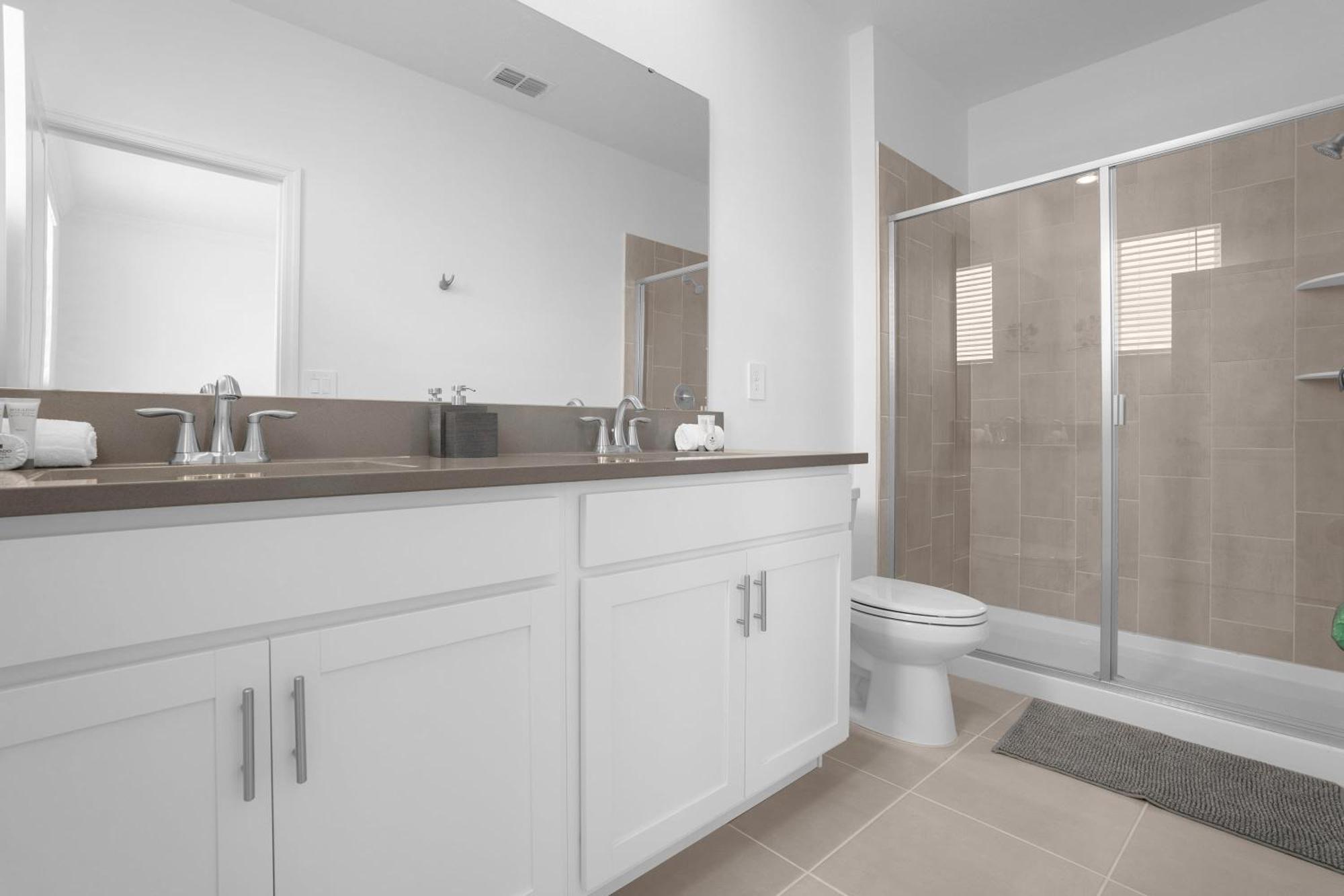Upstay - New Build At Championsgate With & Pool Holiday home
