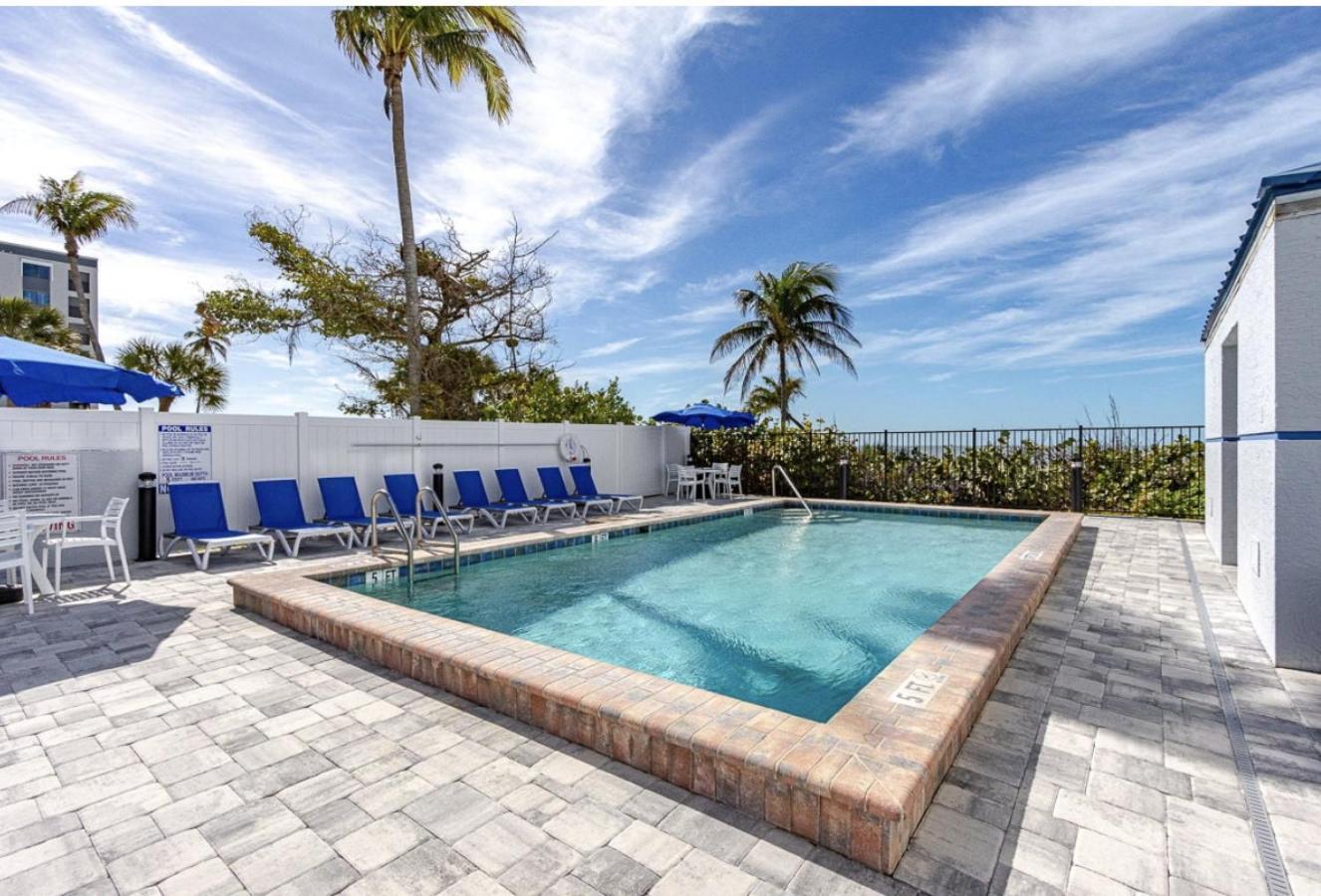 Holiday home Newly Remodeled Gulf-view W/ Pool & Lanai