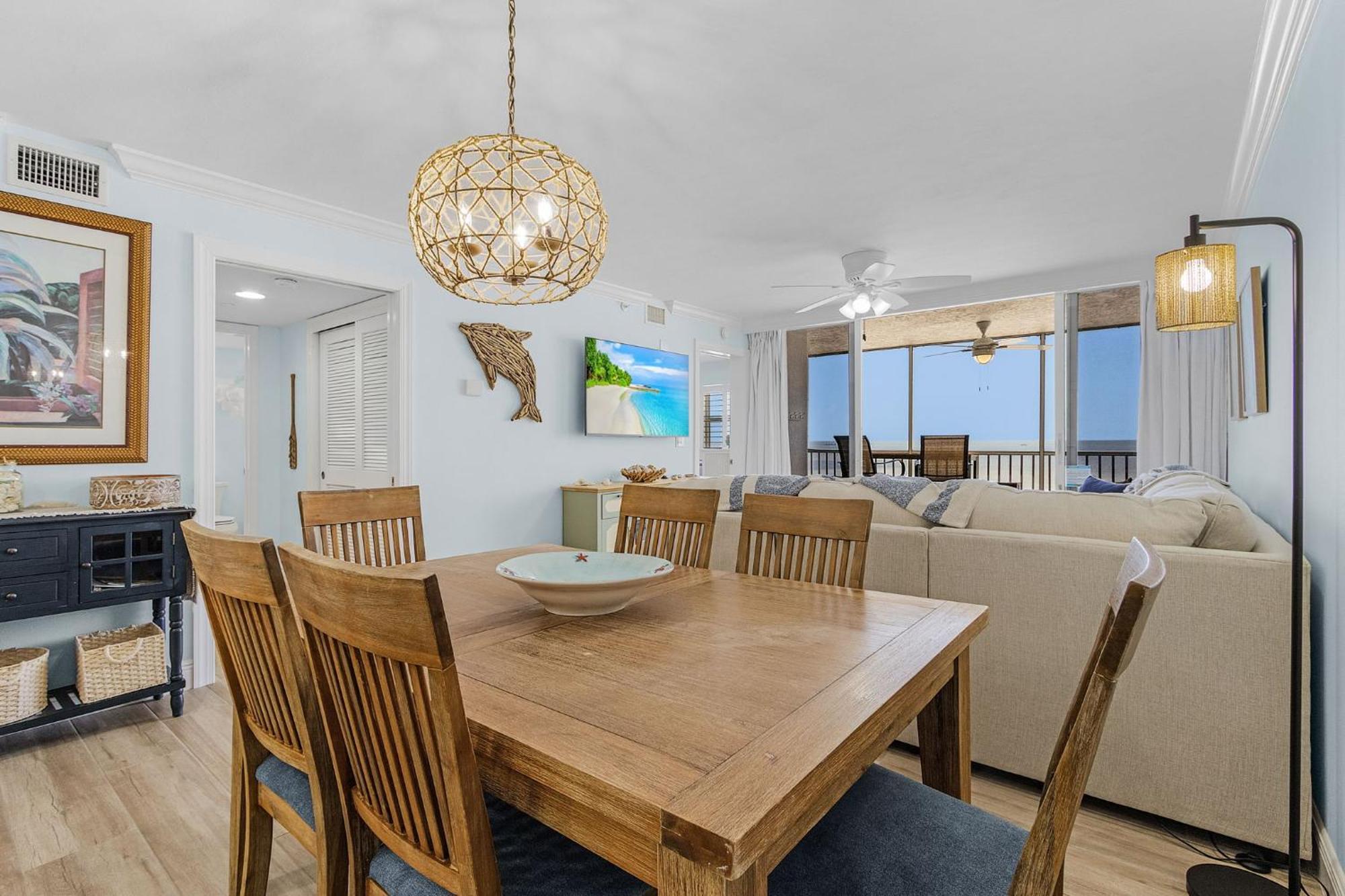 Newly Remodeled Gulf-view W/ Pool & Lanai Holiday home *