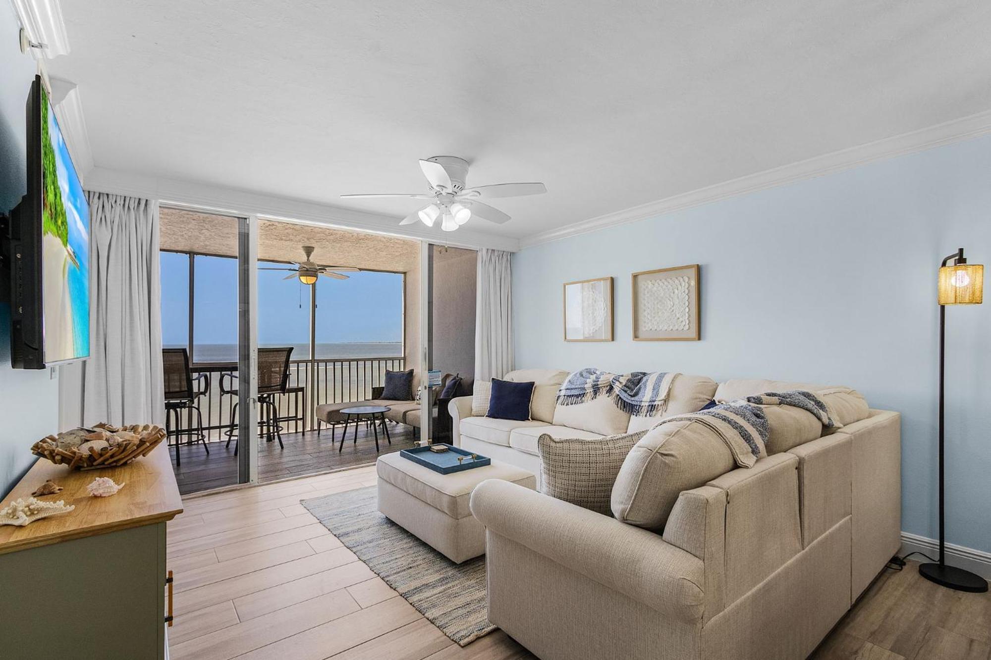Holiday home Newly Remodeled Gulf-view W/ Pool & Lanai Fort Myers Beach