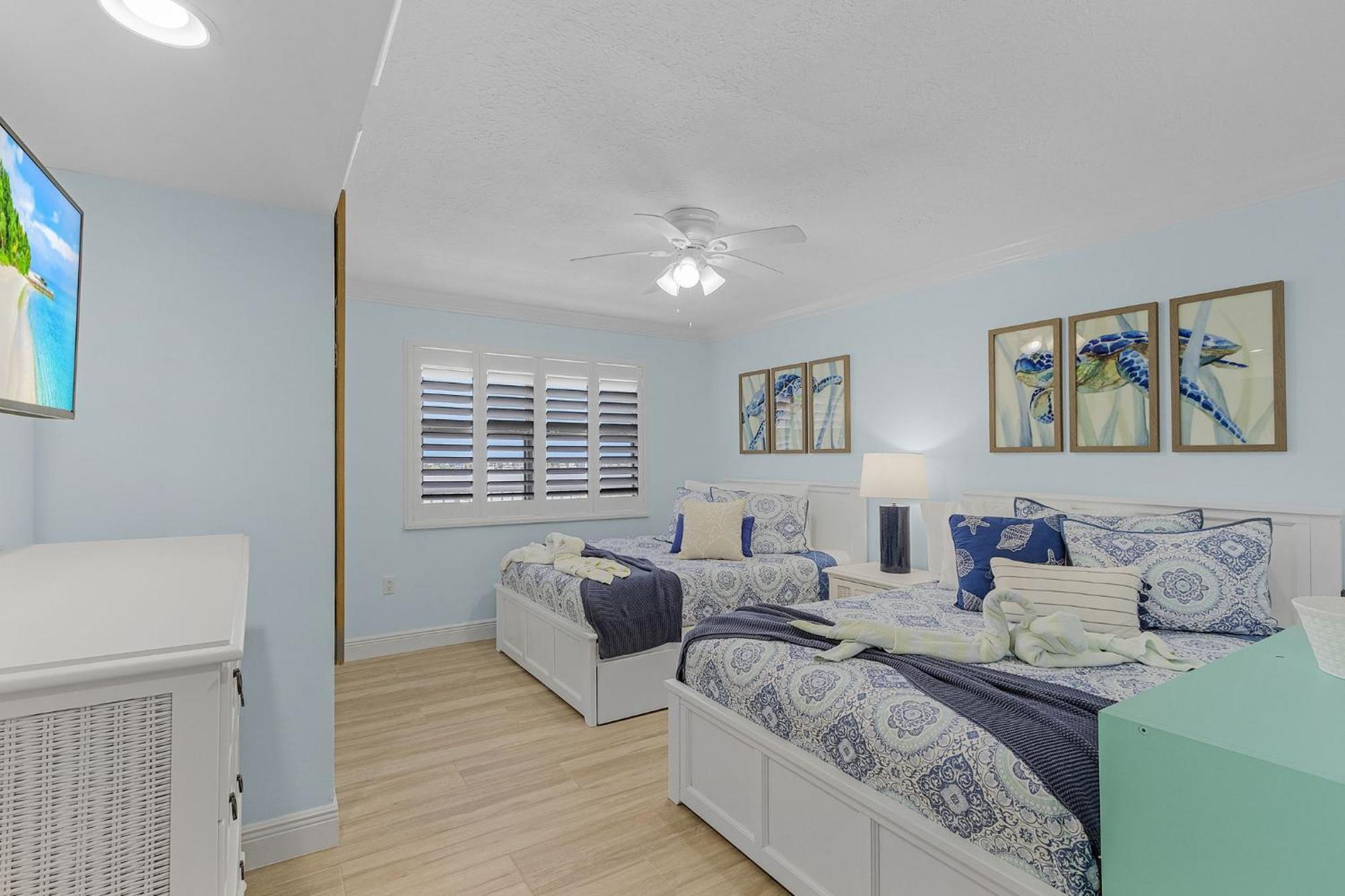 Newly Remodeled Gulf-view W/ Pool & Lanai Fort Myers Beach