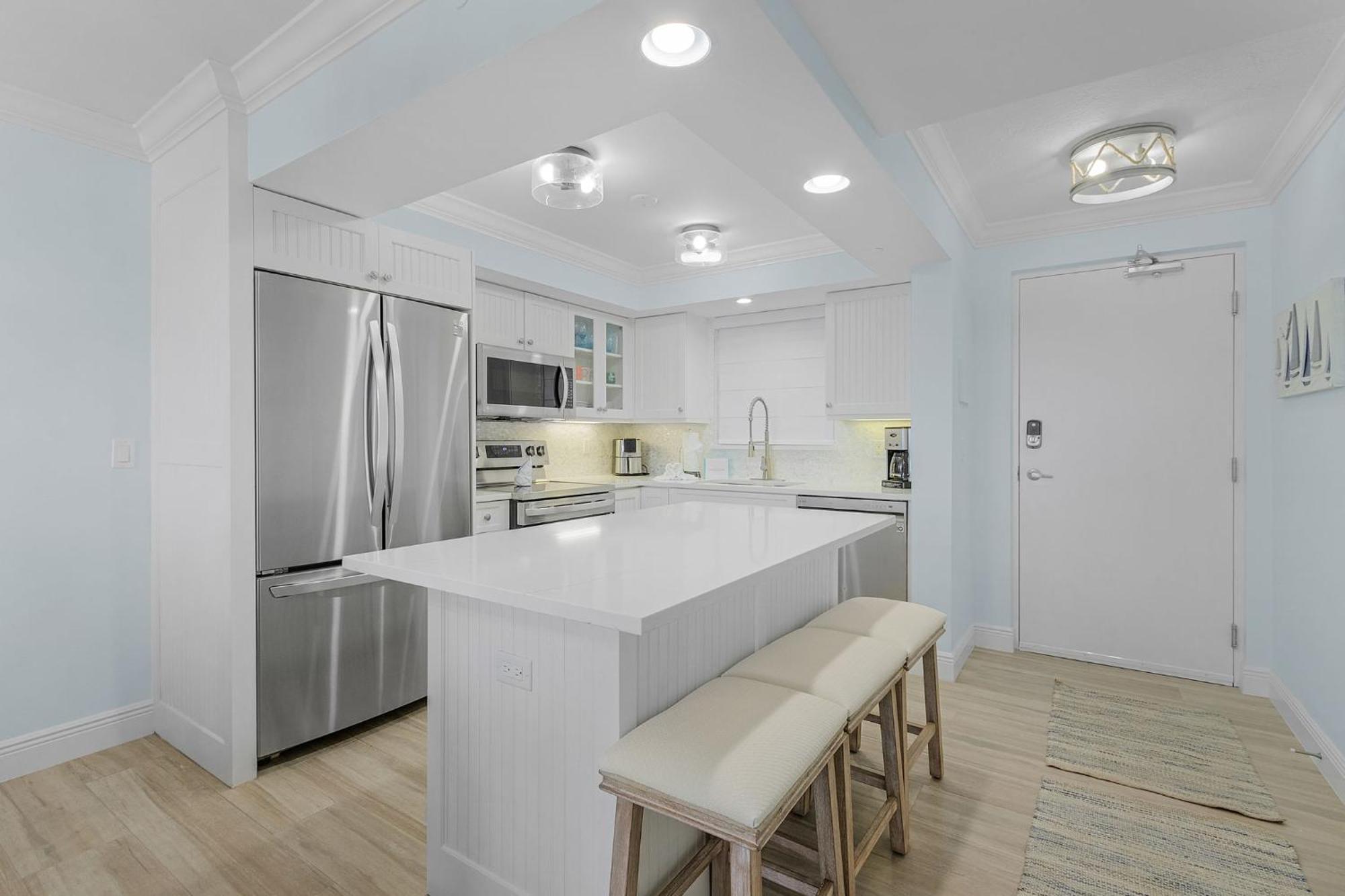 Holiday home Newly Remodeled Gulf-view W/ Pool & Lanai Fort Myers Beach