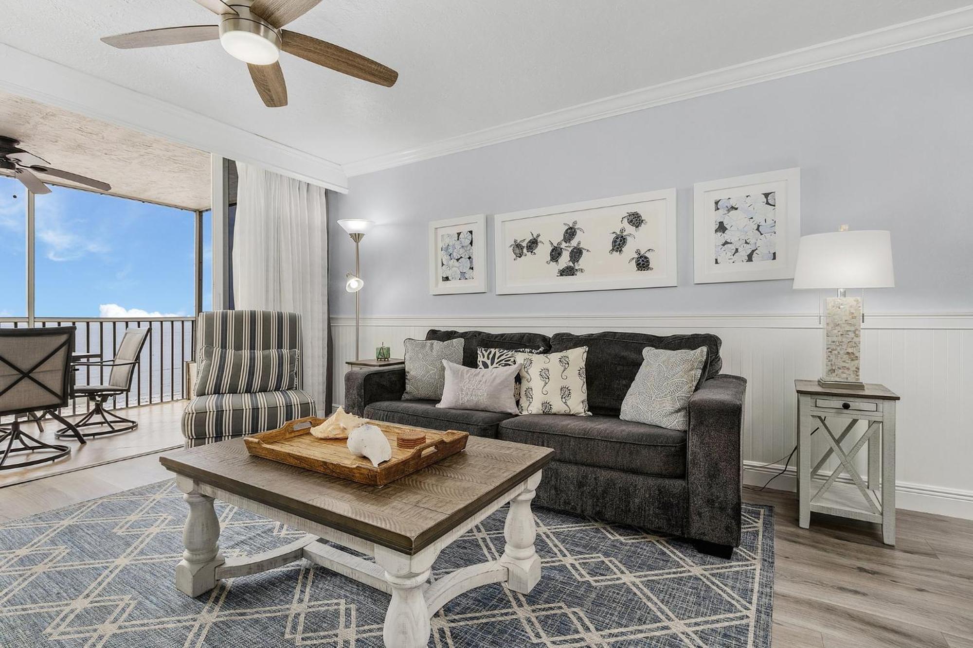 Holiday home Beachfront Bliss: Gulf Views, Pool, Sleeps 8!