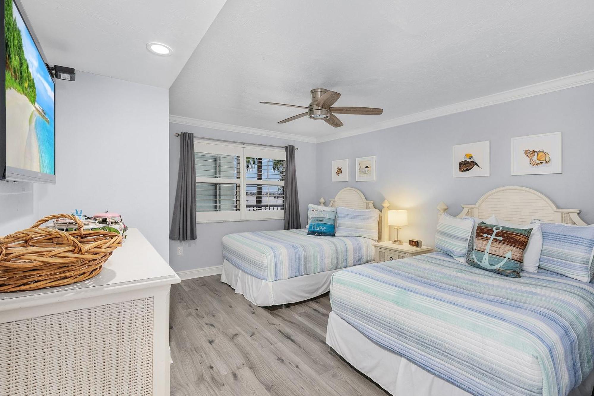 Holiday home Beachfront Bliss: Gulf Views, Pool, Sleeps 8! *