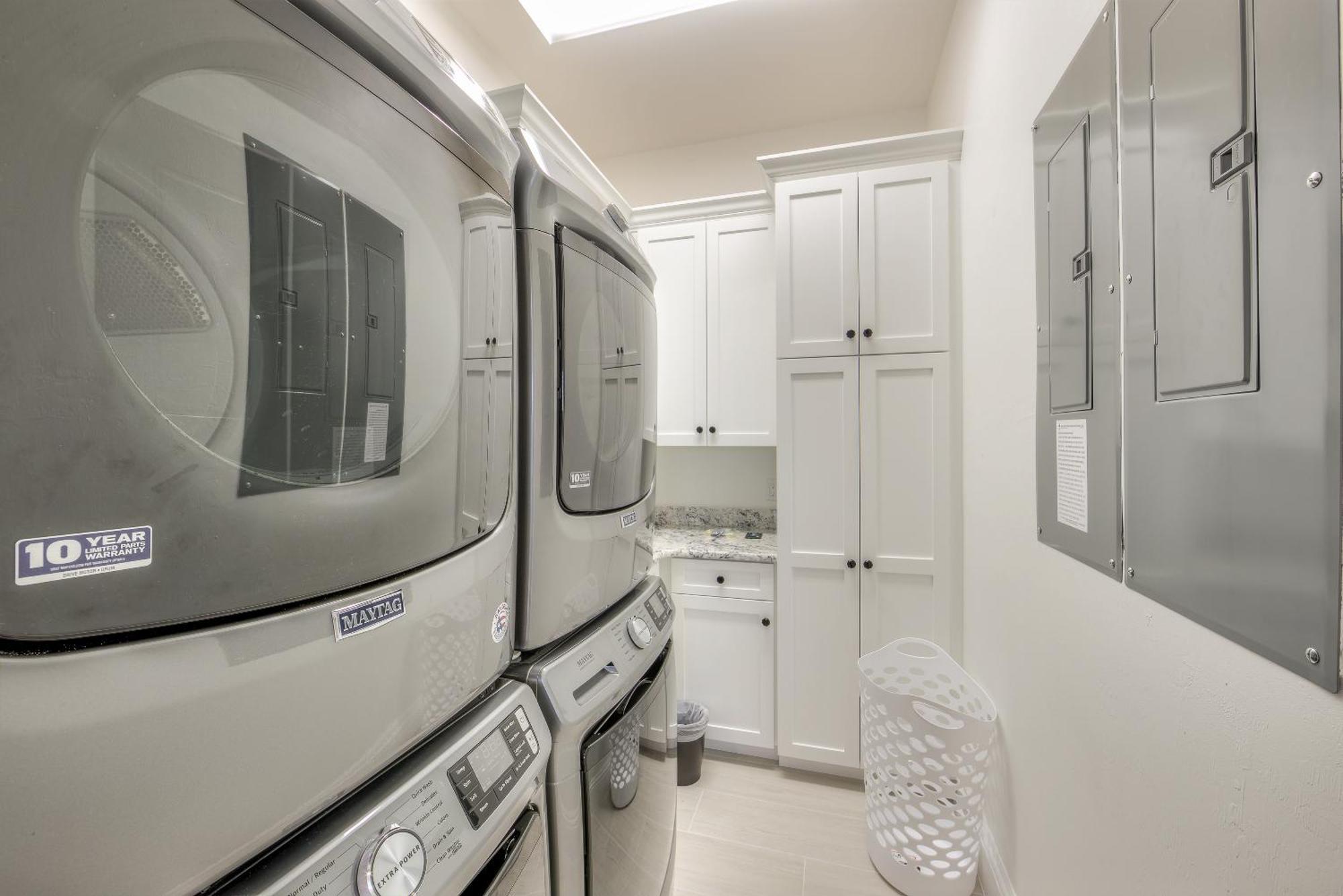 Aloha Oasis: Gulf-front, Pool, Spa, Sleeps 14! Holiday home Fort Myers Beach