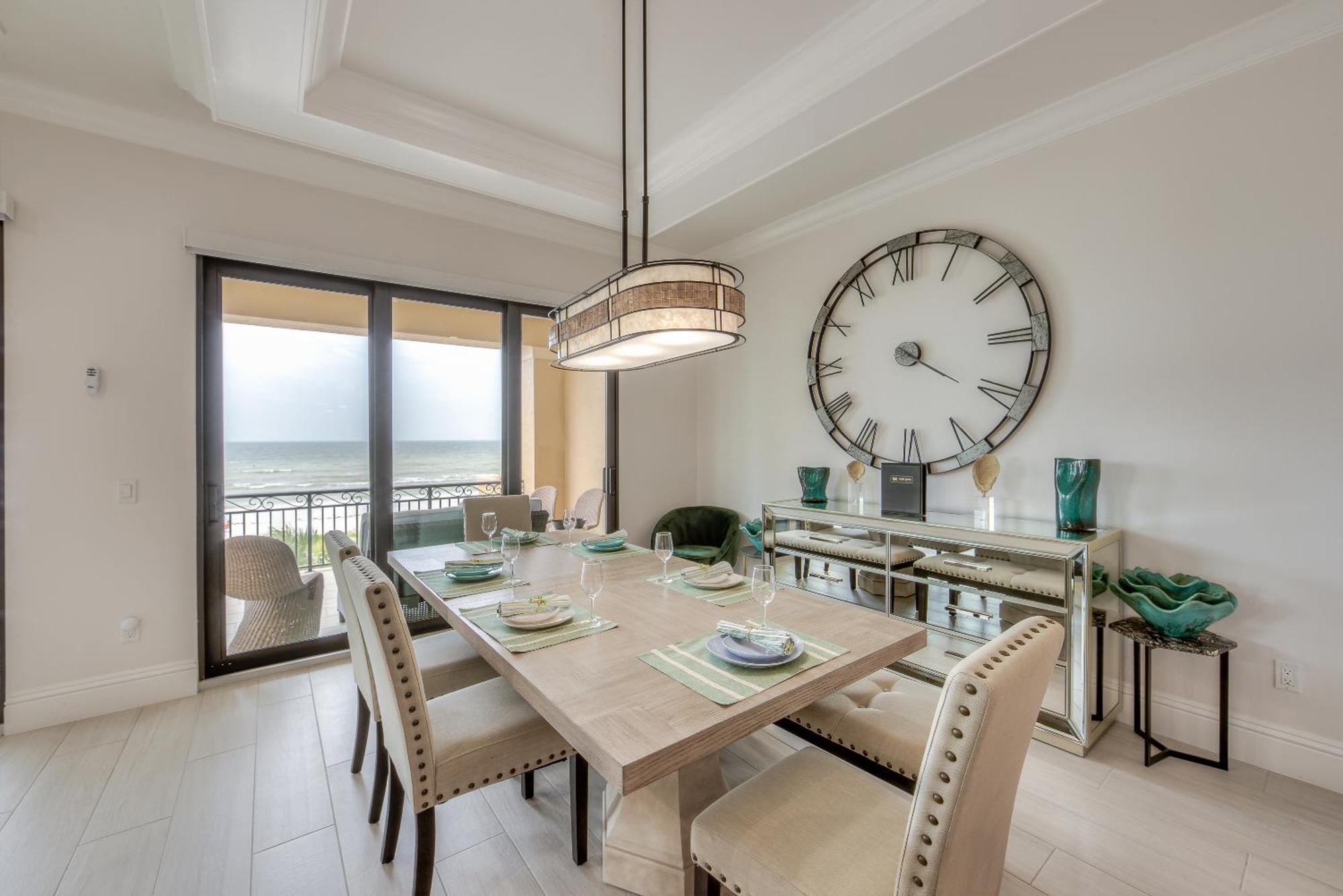 Aloha Oasis: Gulf-front, Pool, Spa, Sleeps 14! * Fort Myers Beach