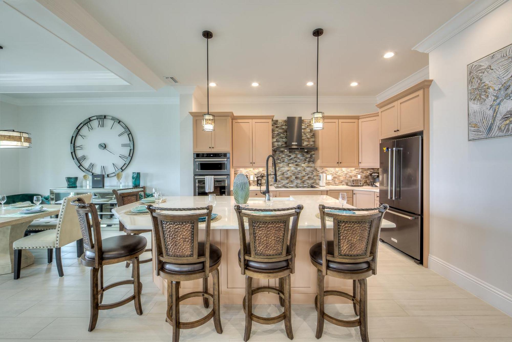 Holiday home Aloha Oasis: Gulf-front, Pool, Spa, Sleeps 14! *