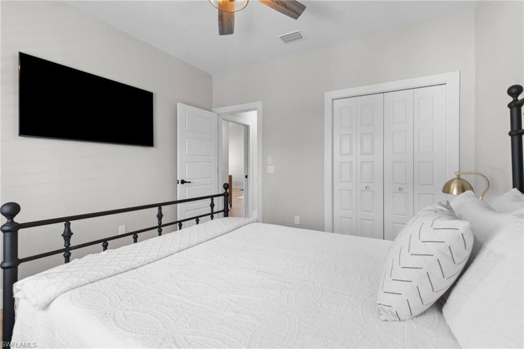 Holiday home New 2-level Home: Heated Pool, Spa, Steps To Fort Myers Beach