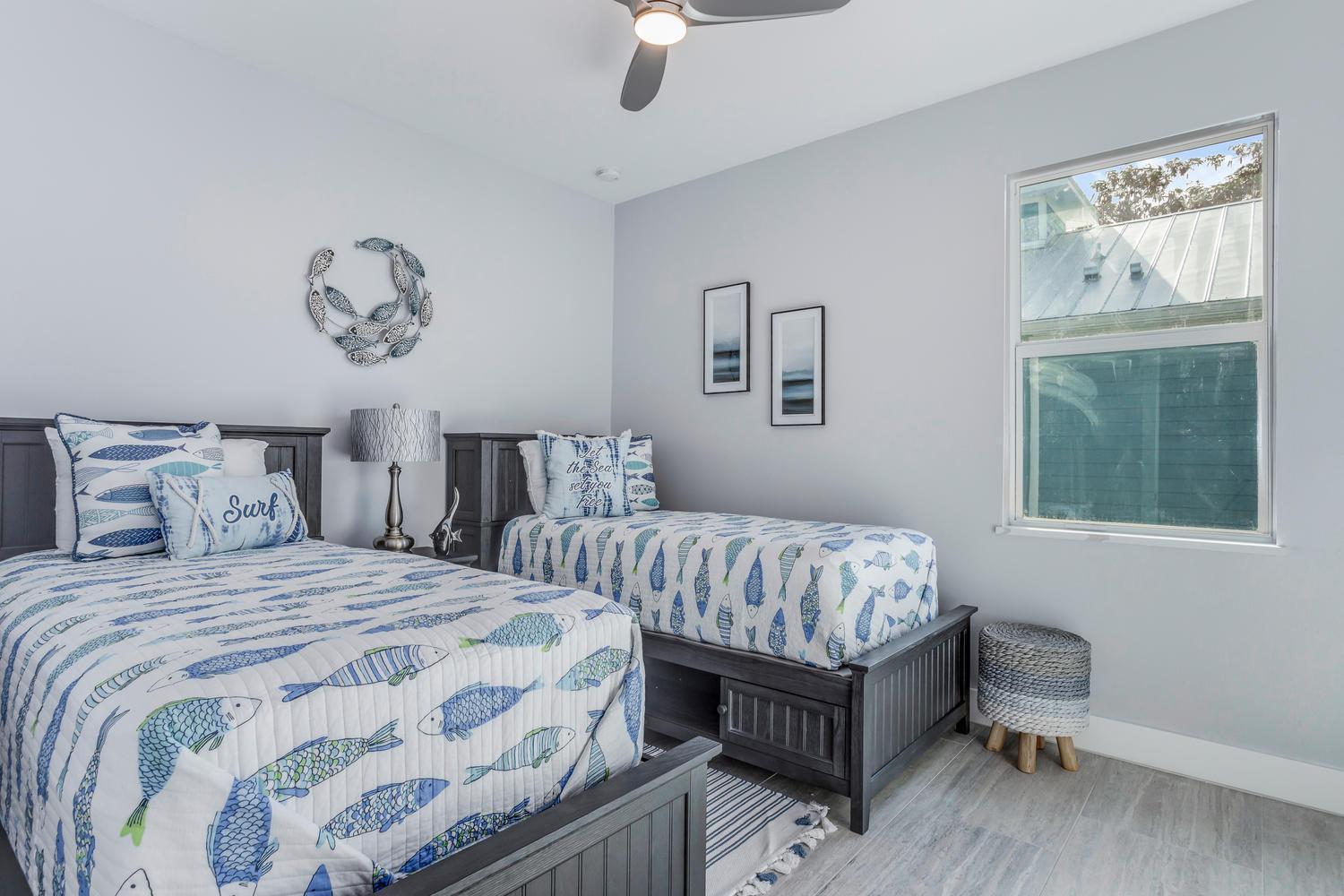 Holiday home 8br Oasis: 2 Homes, Pools, Walk To Beach, Fam Fun Fort Myers Beach