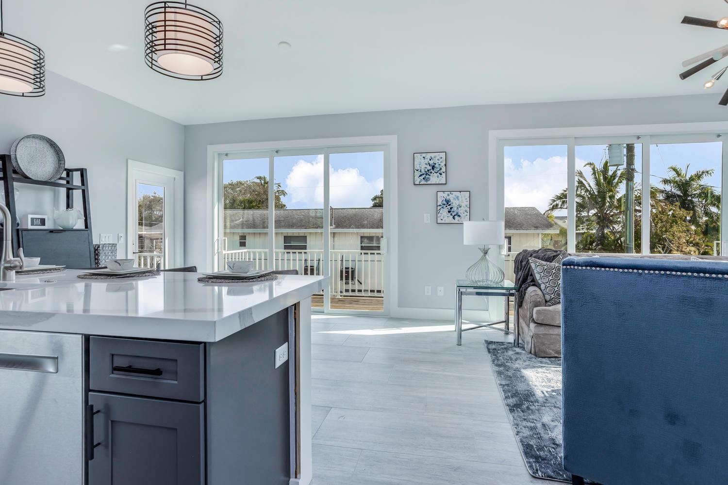 8br Oasis: 2 Homes, Pools, Walk To Beach, Fam Fun * Fort Myers Beach