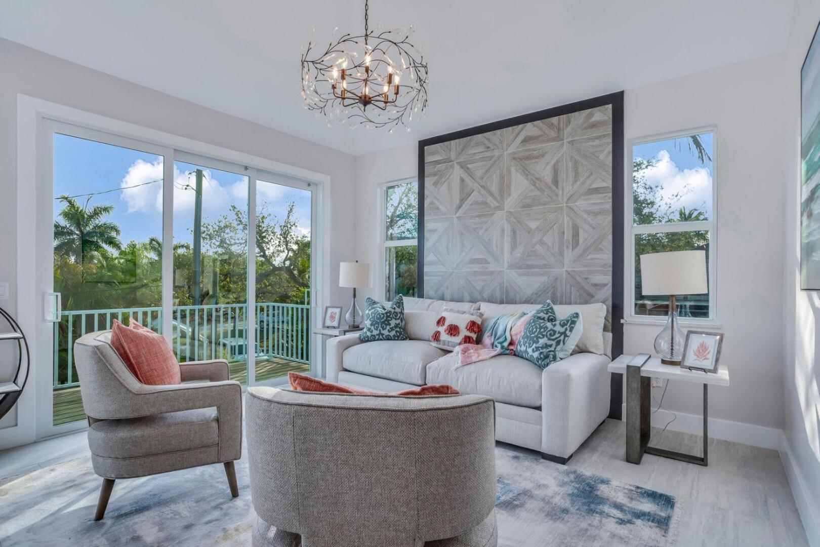 8br Oasis: 2 Homes, Pools, Walk To Beach, Fam Fun Holiday home