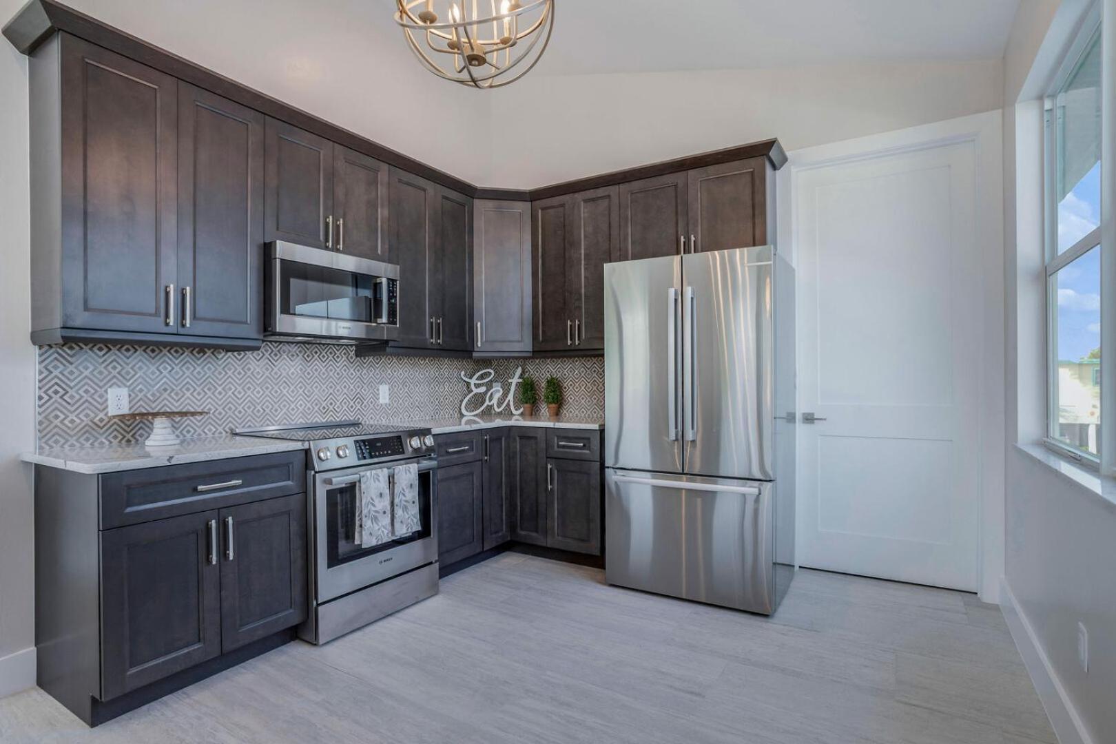 8br Oasis: 2 Homes, Pools, Walk To Beach, Fam Fun *