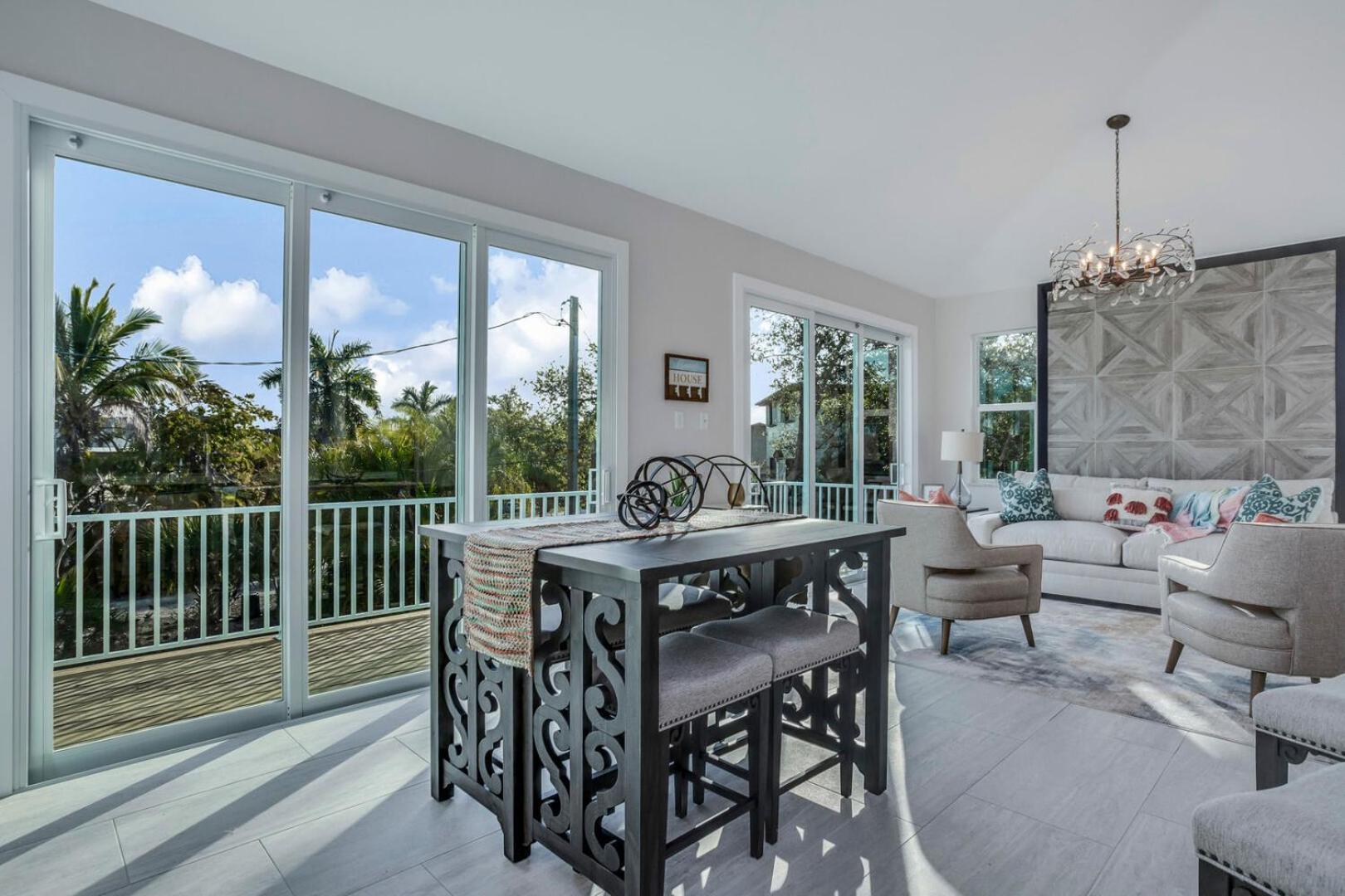 8br Oasis: 2 Homes, Pools, Walk To Beach, Fam Fun *