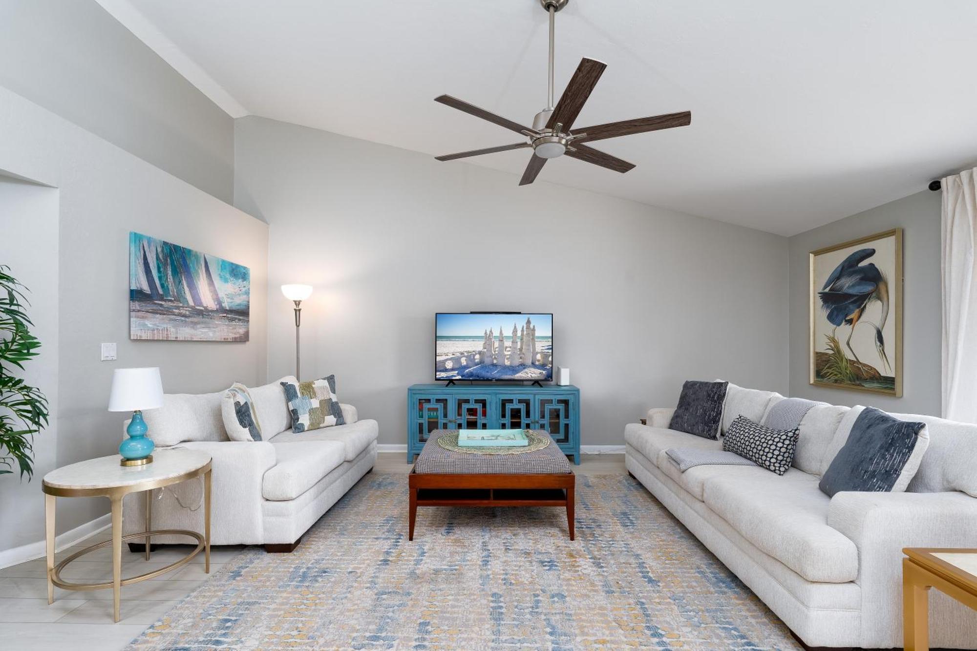 Palm Breeze: Heated Pool, Spa, Water Views, Fort Myers