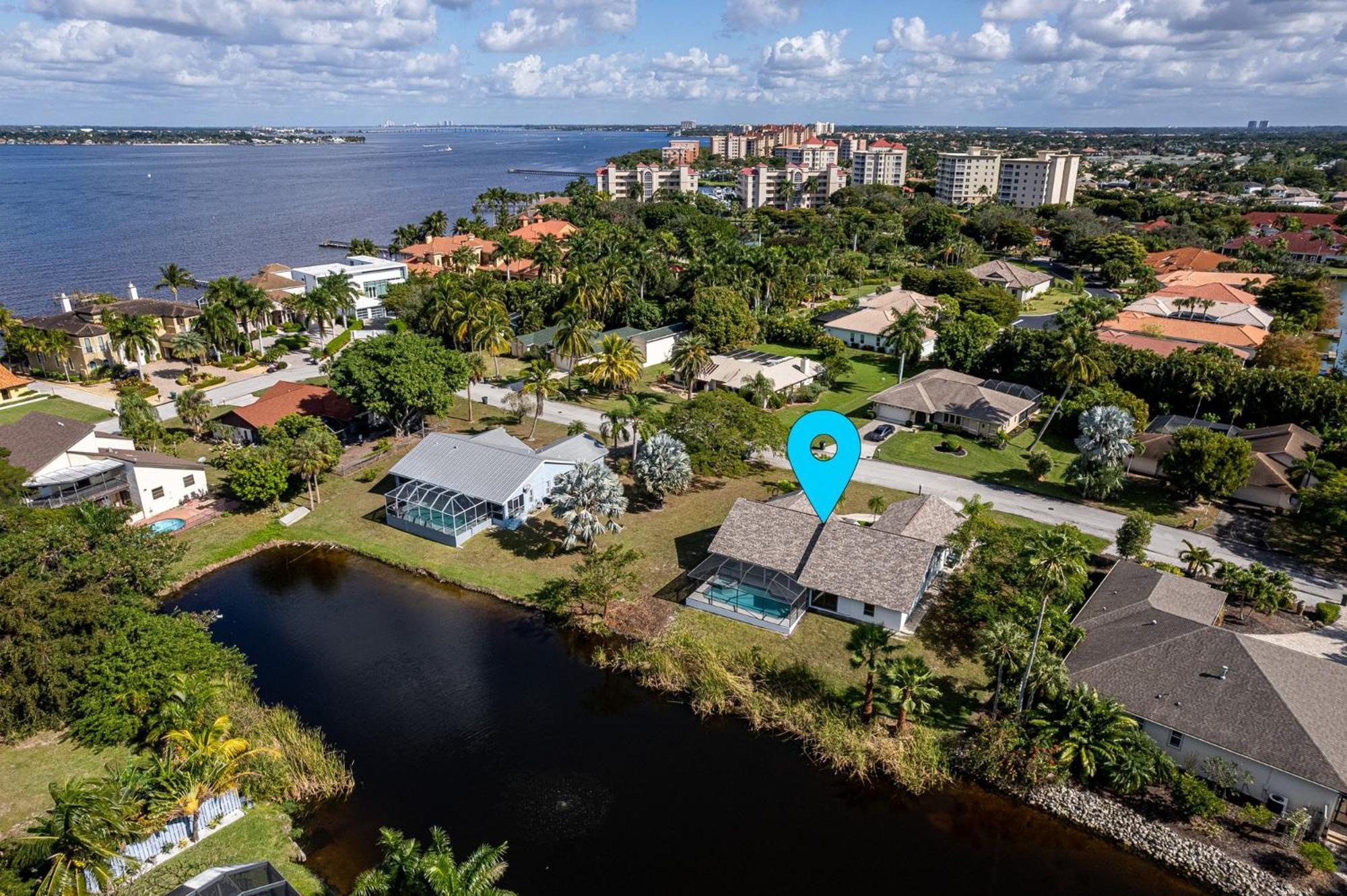Palm Breeze: Heated Pool, Spa, Water Views,