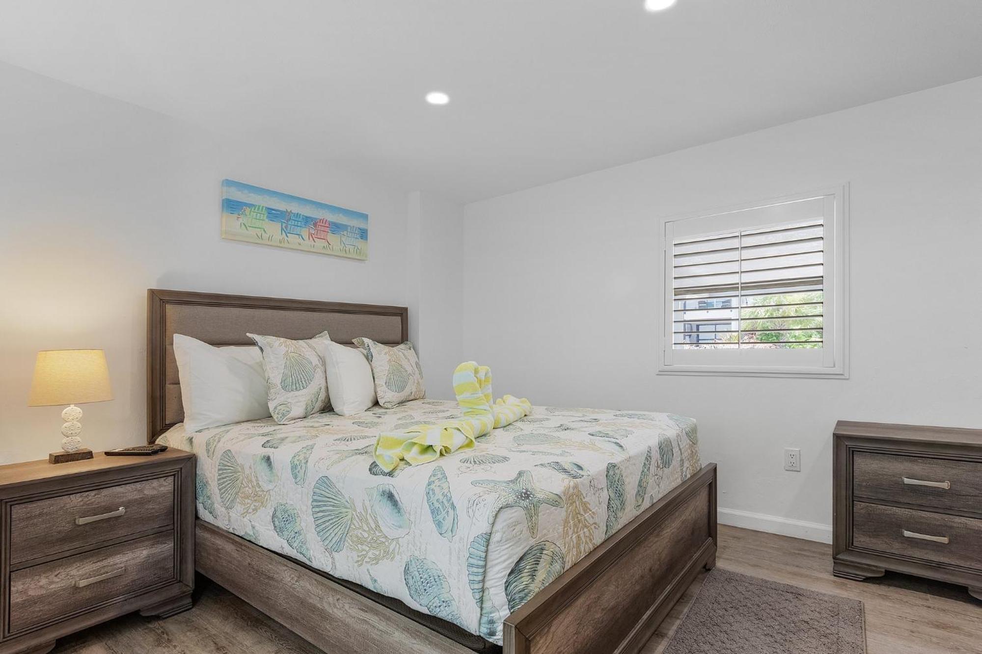 Private 2-level Home: Heated Screened Pool, Beach! Fort Myers Beach