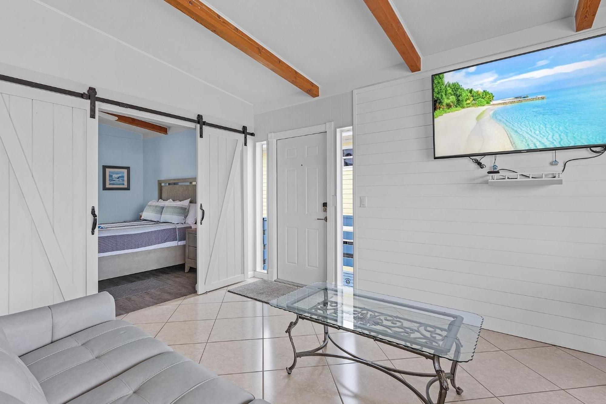 Private 2-level Home: Heated Screened Pool, Beach! * Fort Myers Beach