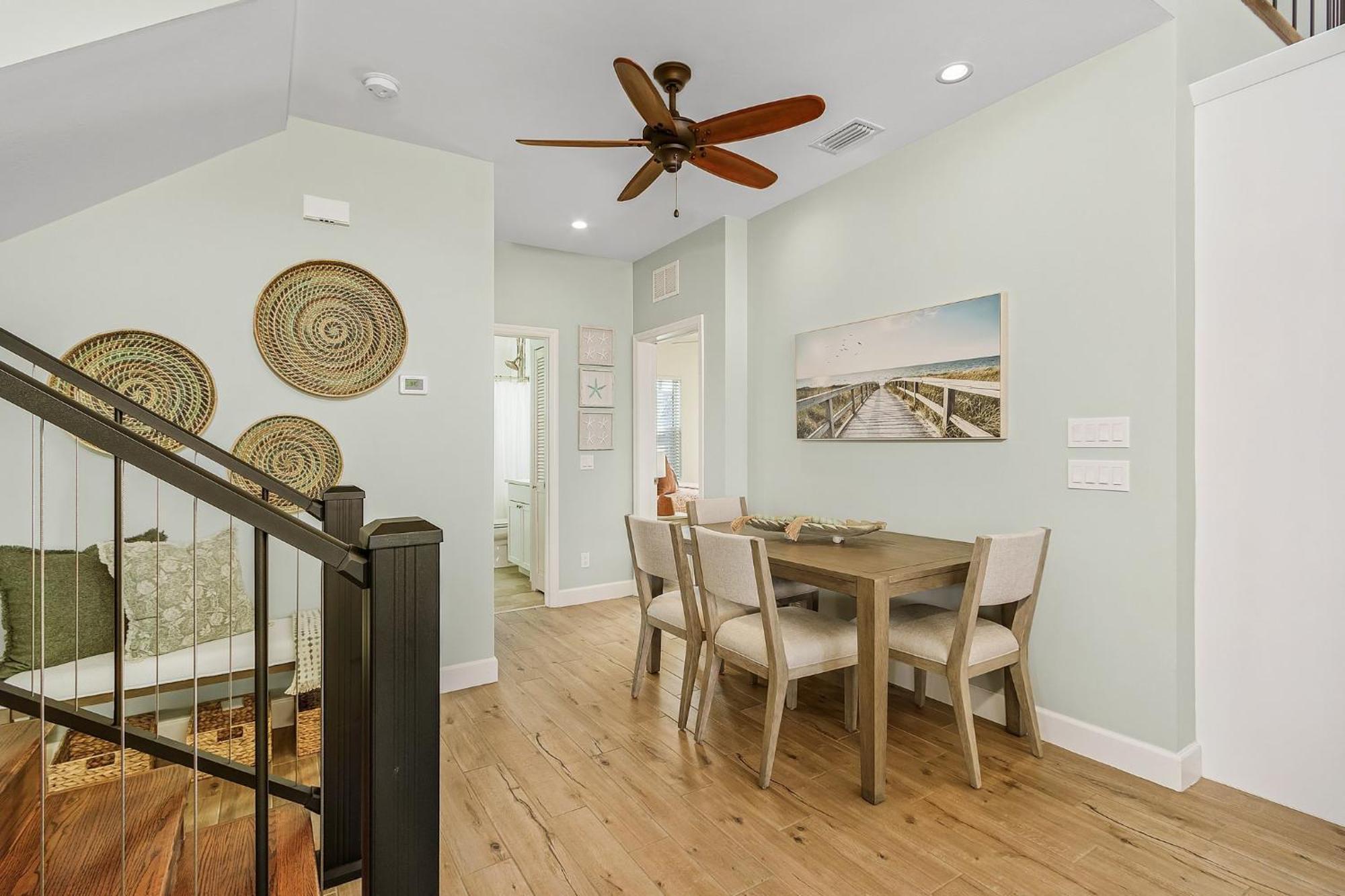 Canal View Gem: Heated Pool, & Trolley Access * Fort Myers Beach