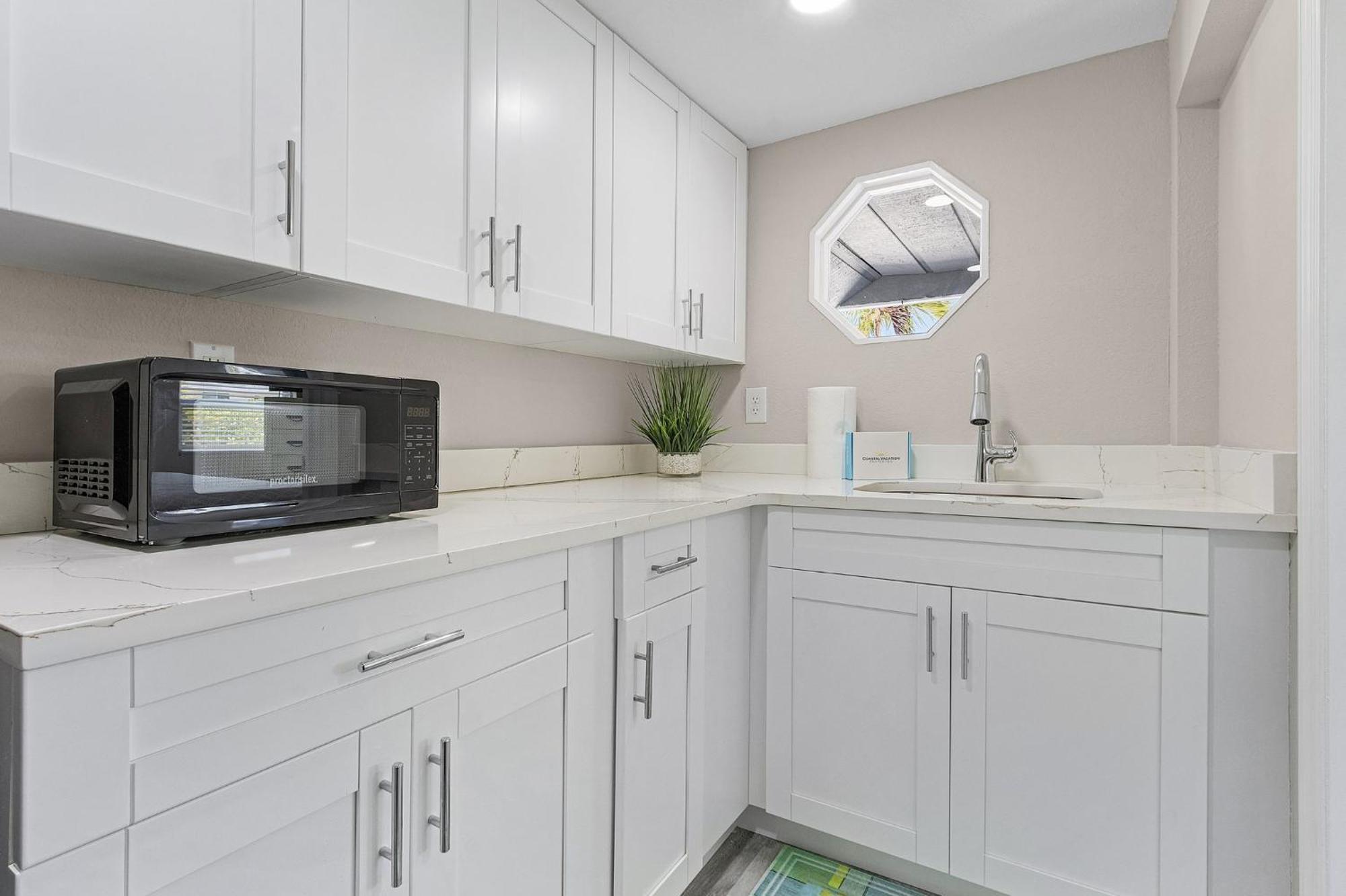 Charming Oasis: Heated Pool, & Access