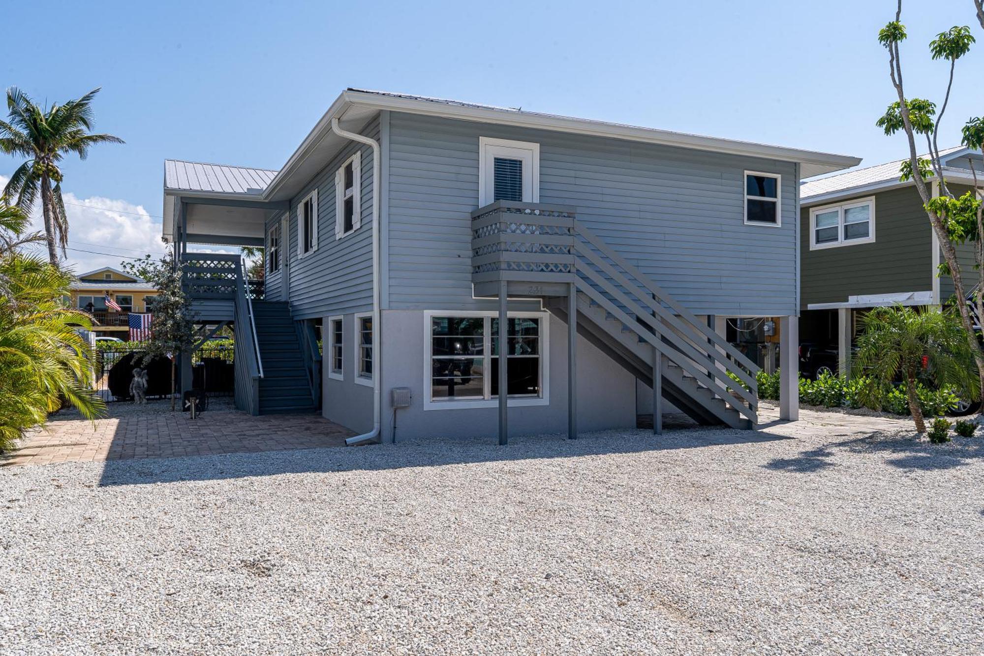 Charming Oasis: Heated Pool, & Access *