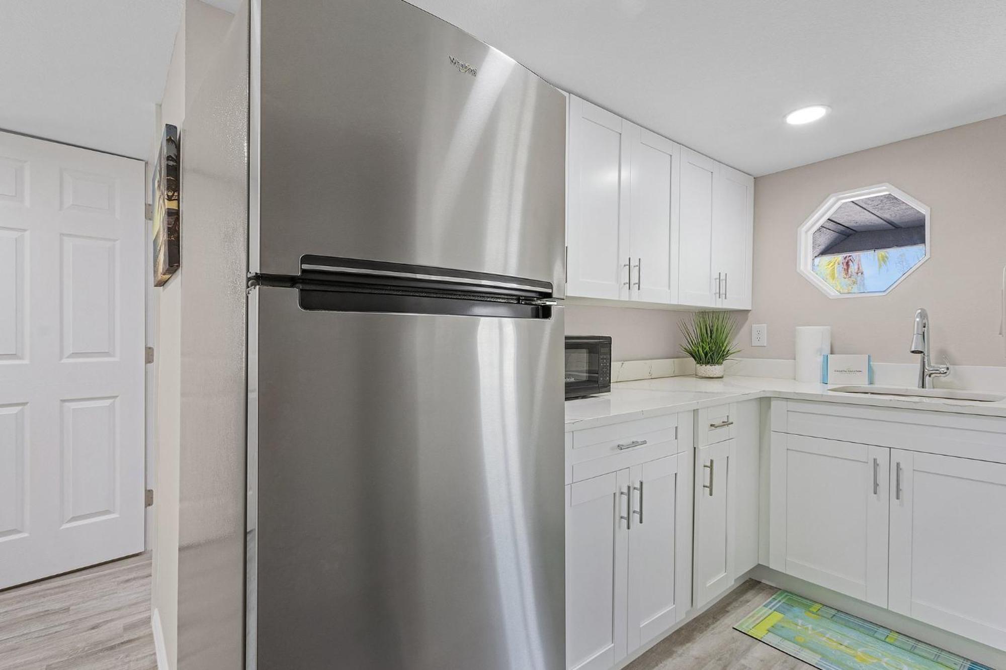 Charming Oasis: Heated Pool, & Access