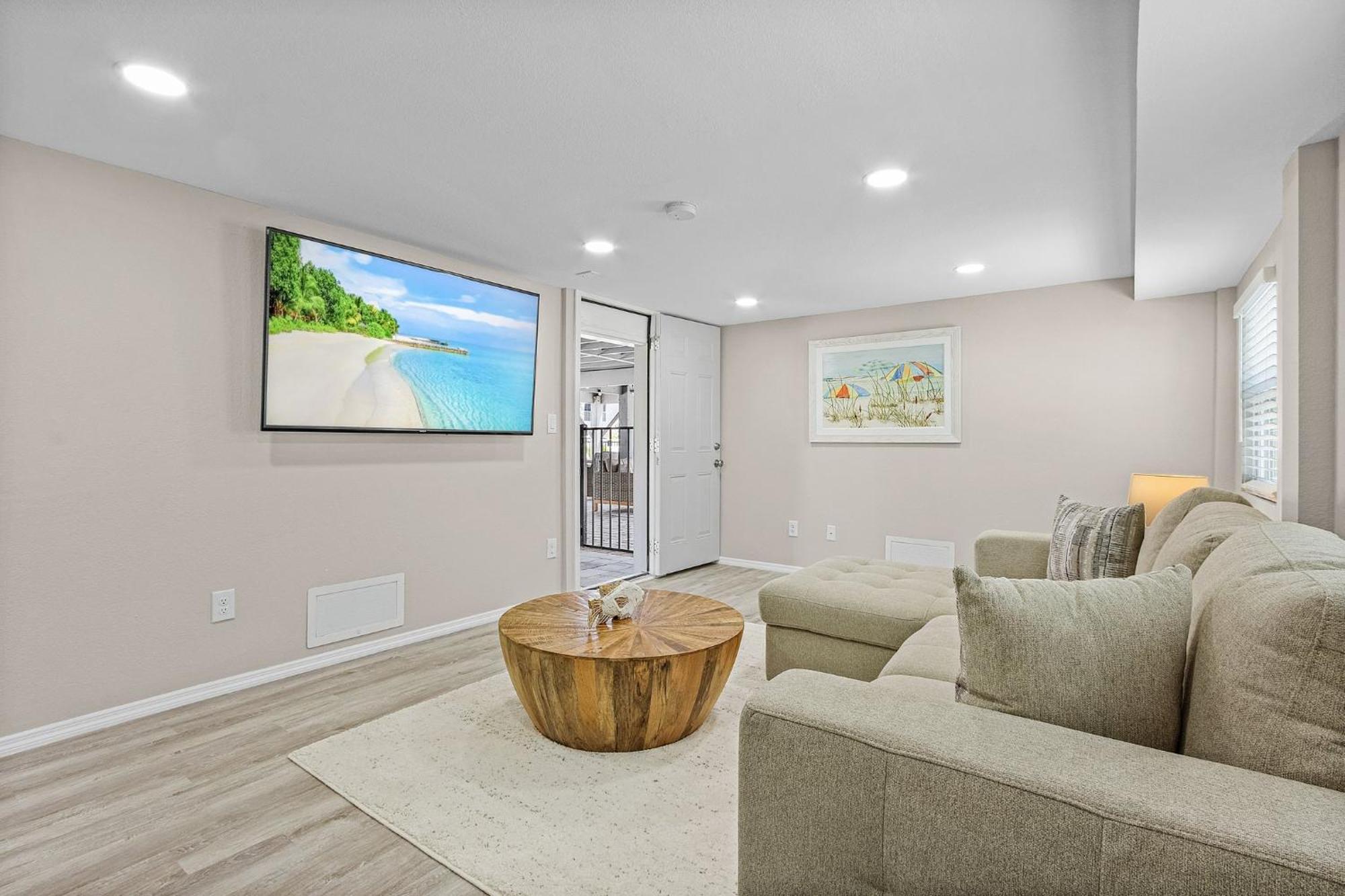 Charming Oasis: Heated Pool, & Access *