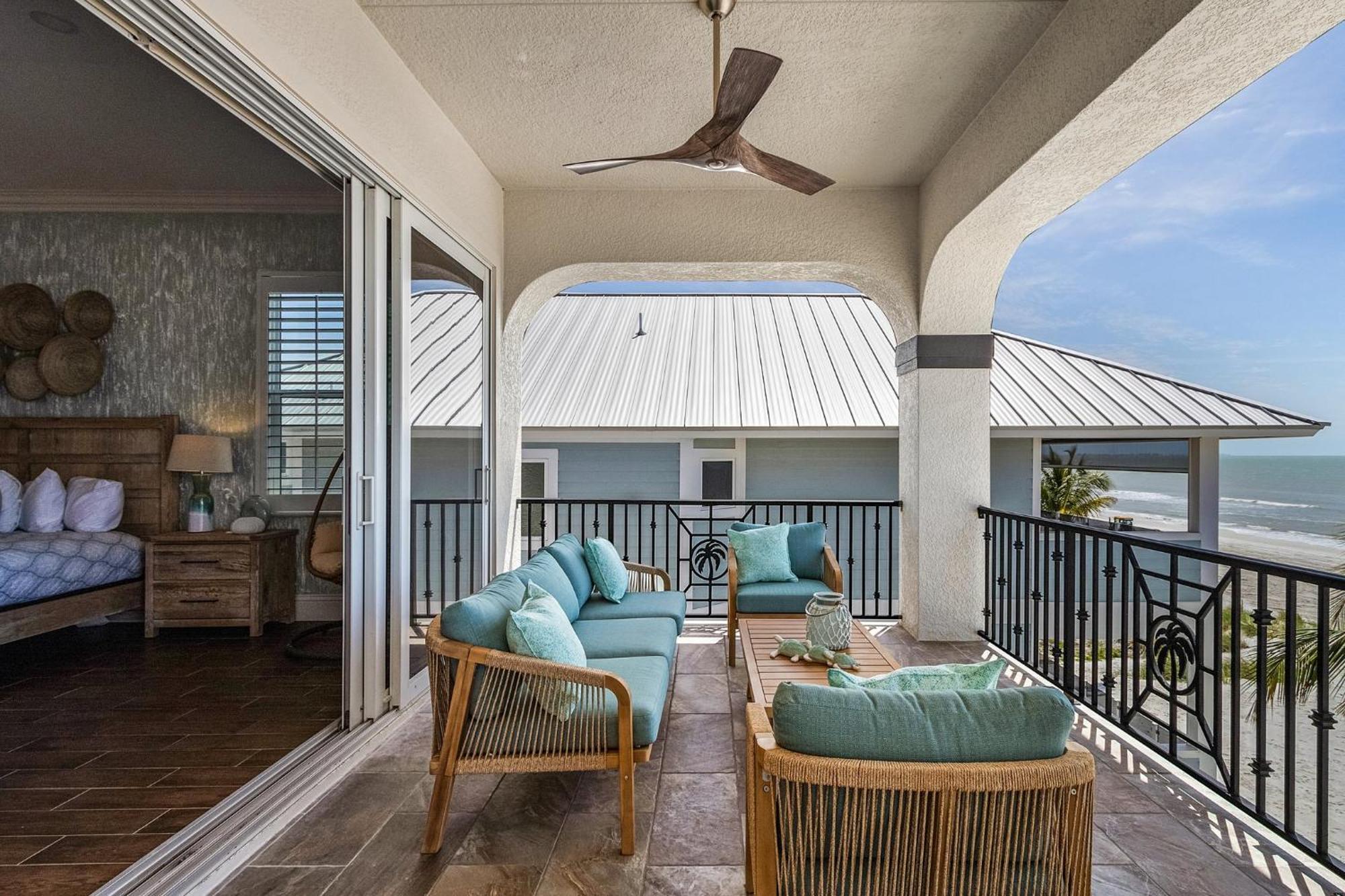 Gulf-front 5br: Pool, Spa, Stunning Views Holiday home Fort Myers Beach