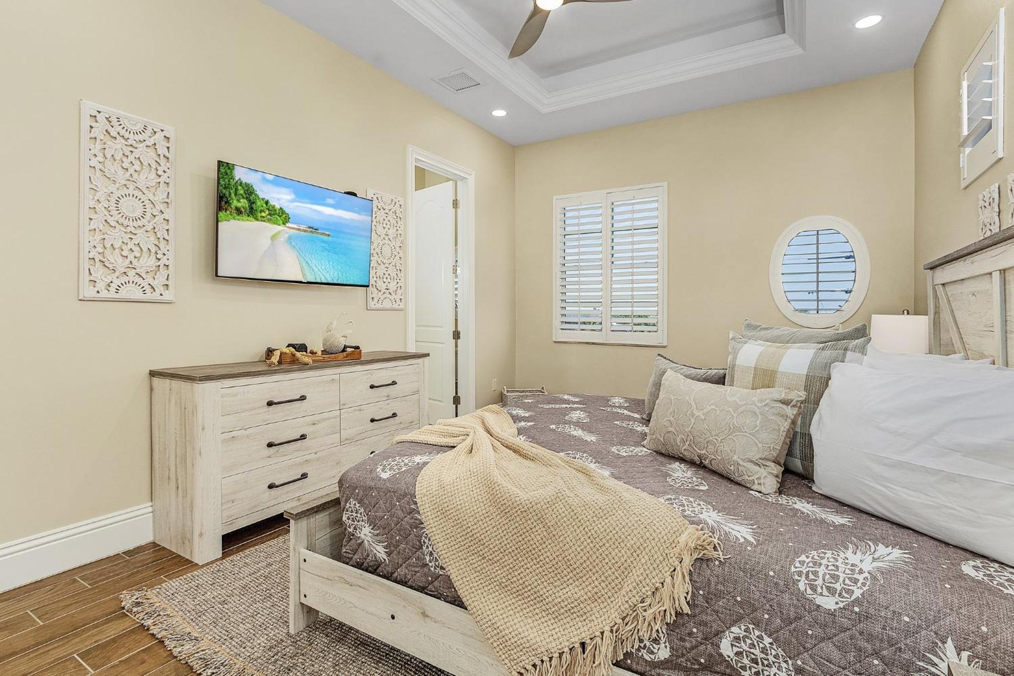Gulf-front 5br: Pool, Spa, Stunning Views Fort Myers Beach