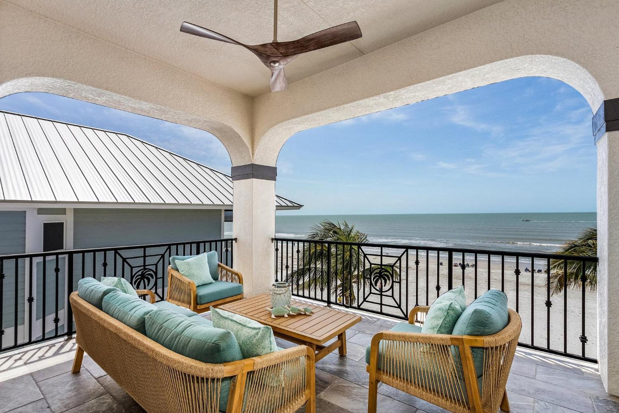 Holiday home Gulf-front 5br: Pool, Spa, Stunning Views Fort Myers Beach