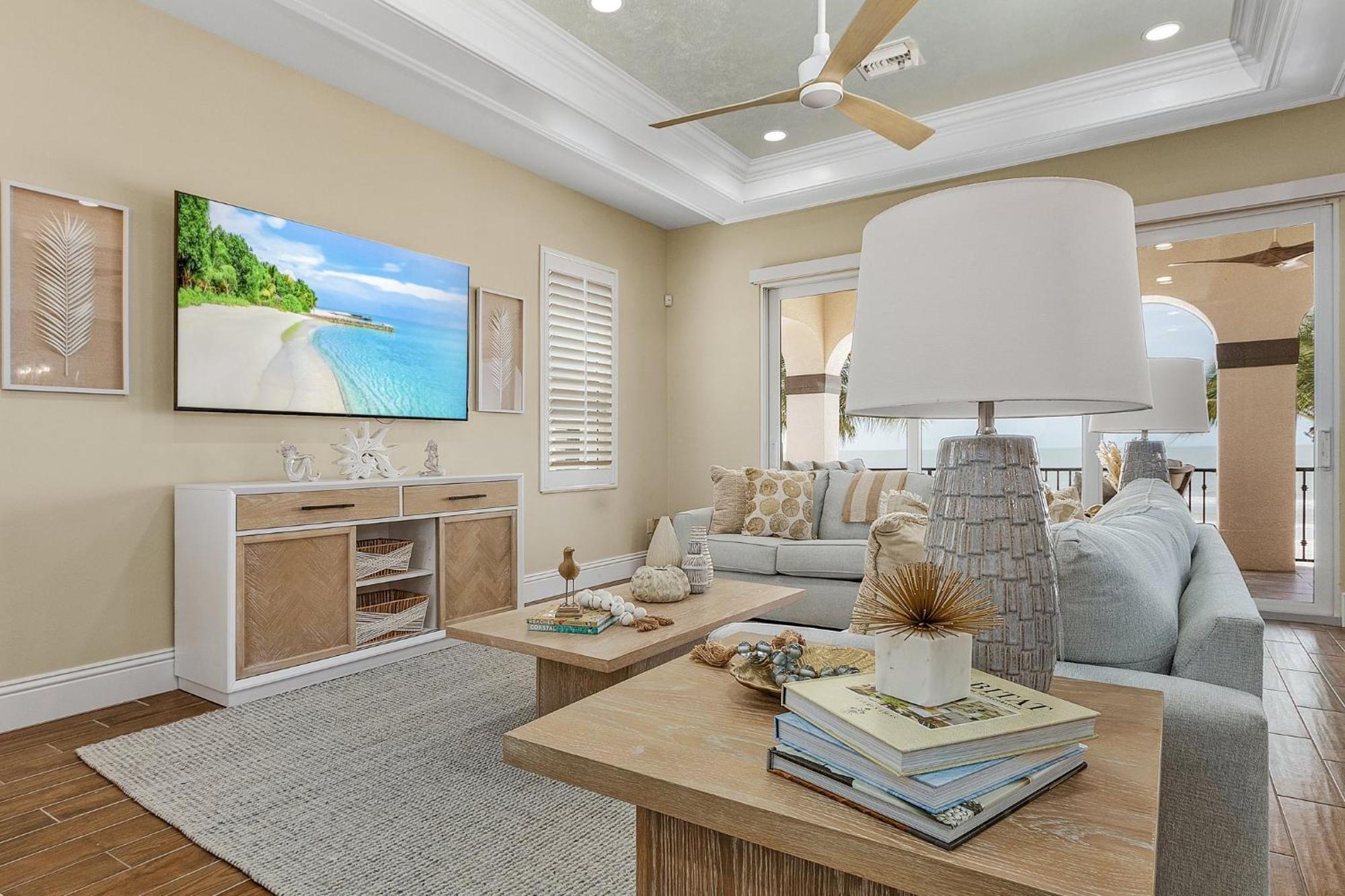 Gulf-front 5br: Pool, Spa, Stunning Views Holiday home *