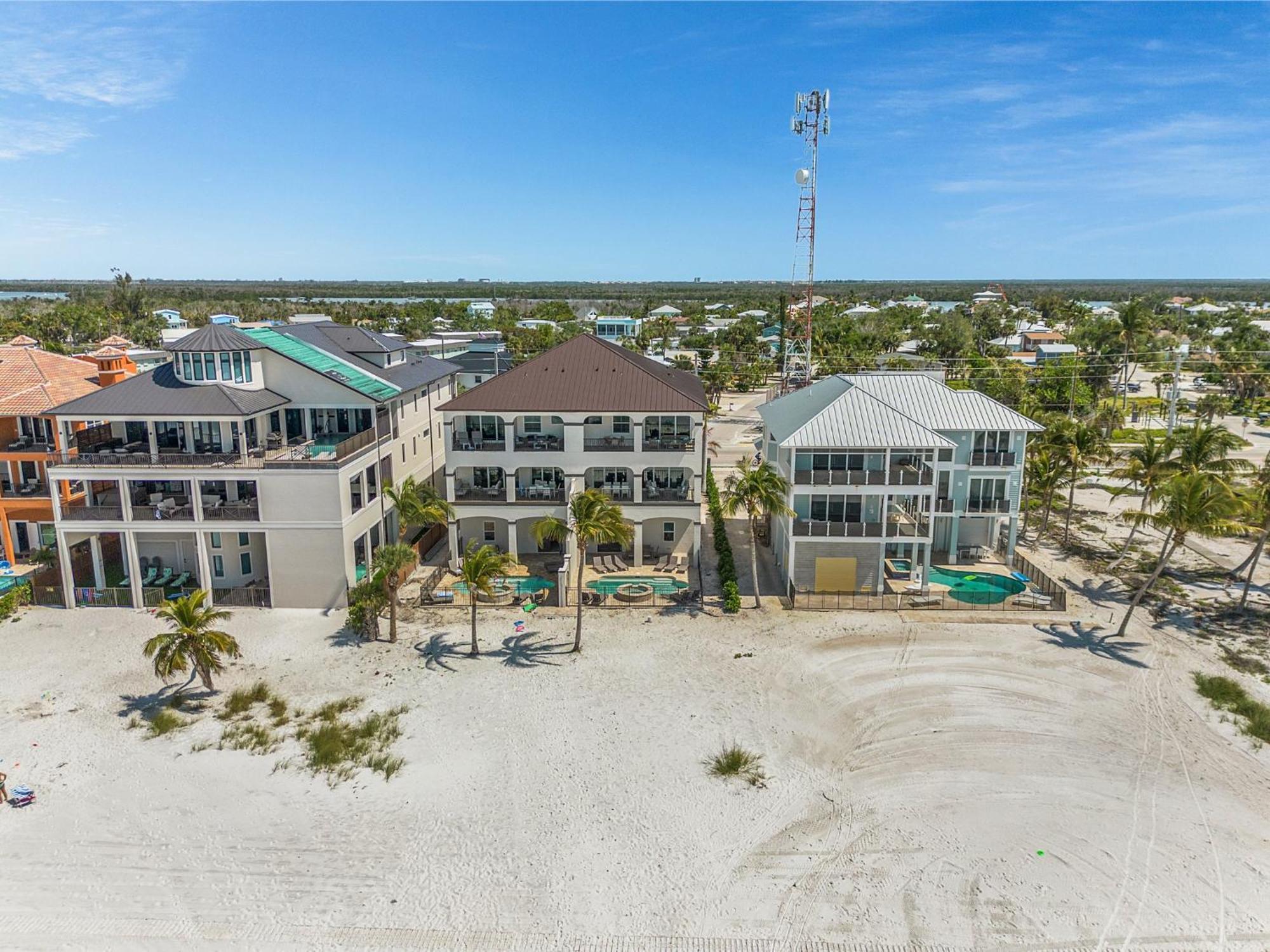 Holiday home Gulf-front 5br: Pool, Spa, Stunning Views Fort Myers Beach