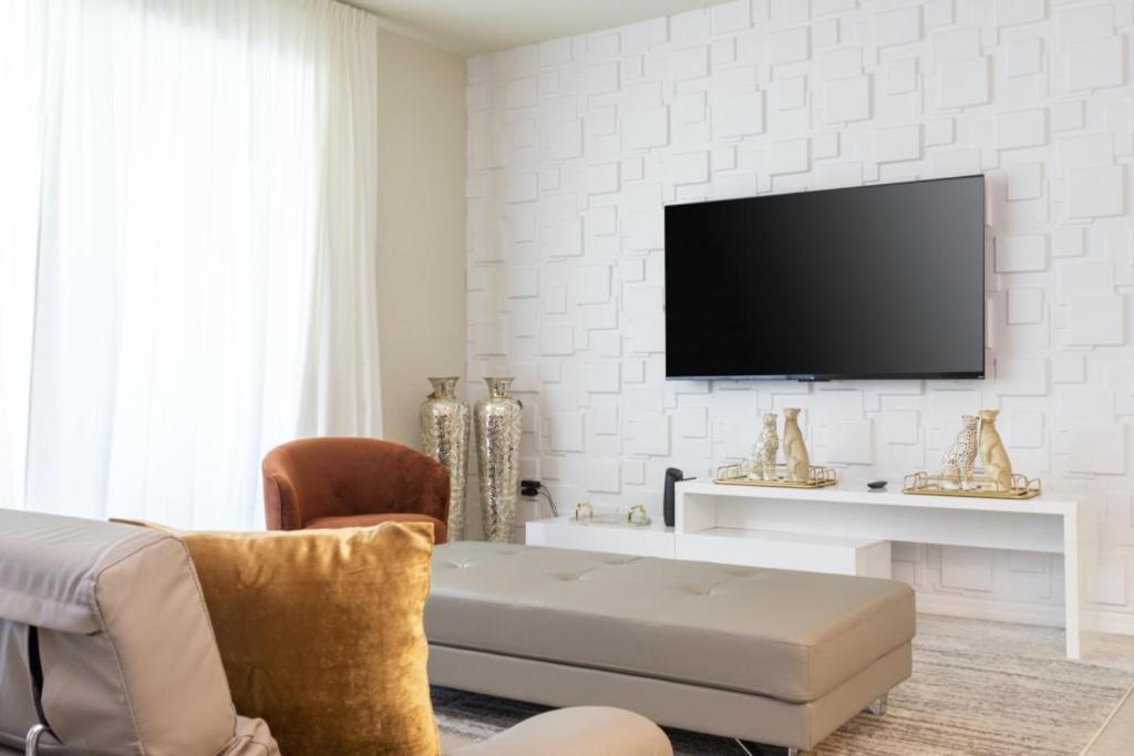 Modern Townhome 5 Beds 3 Kings Private Pool