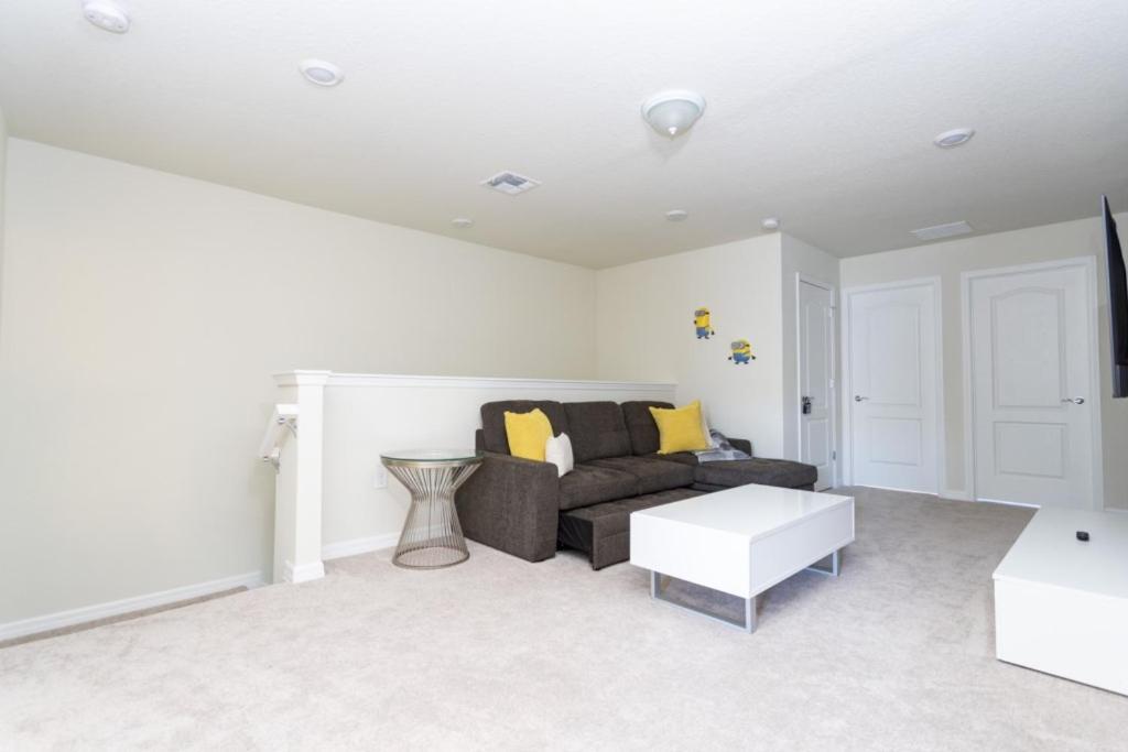 Modern Townhome 5 Beds 3 Kings Private Pool Holiday home