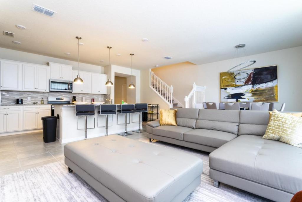 Holiday home Modern Townhome 5 Beds 3 Kings Private Pool