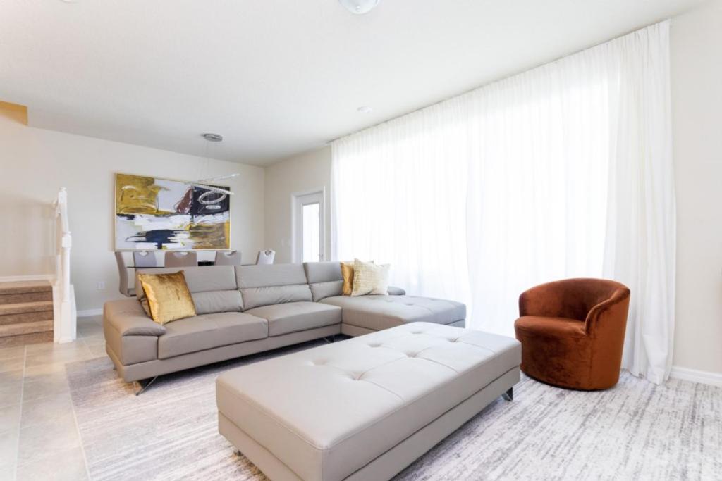 Modern Townhome 5 Beds 3 Kings Private Pool Holiday home Davenport