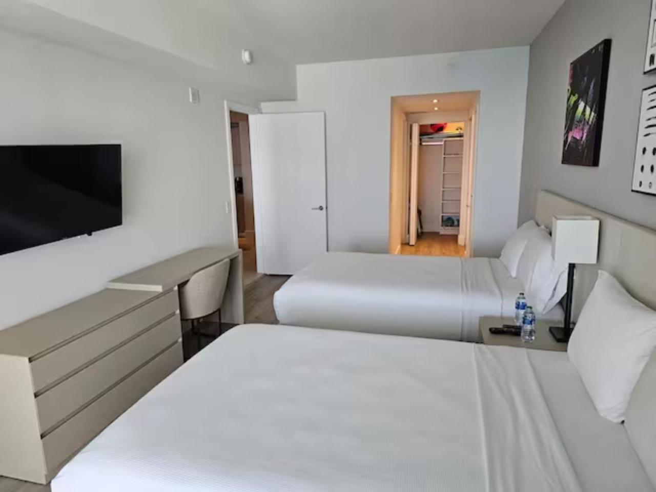 Apartment Lyfe Building - Private Apts Over The