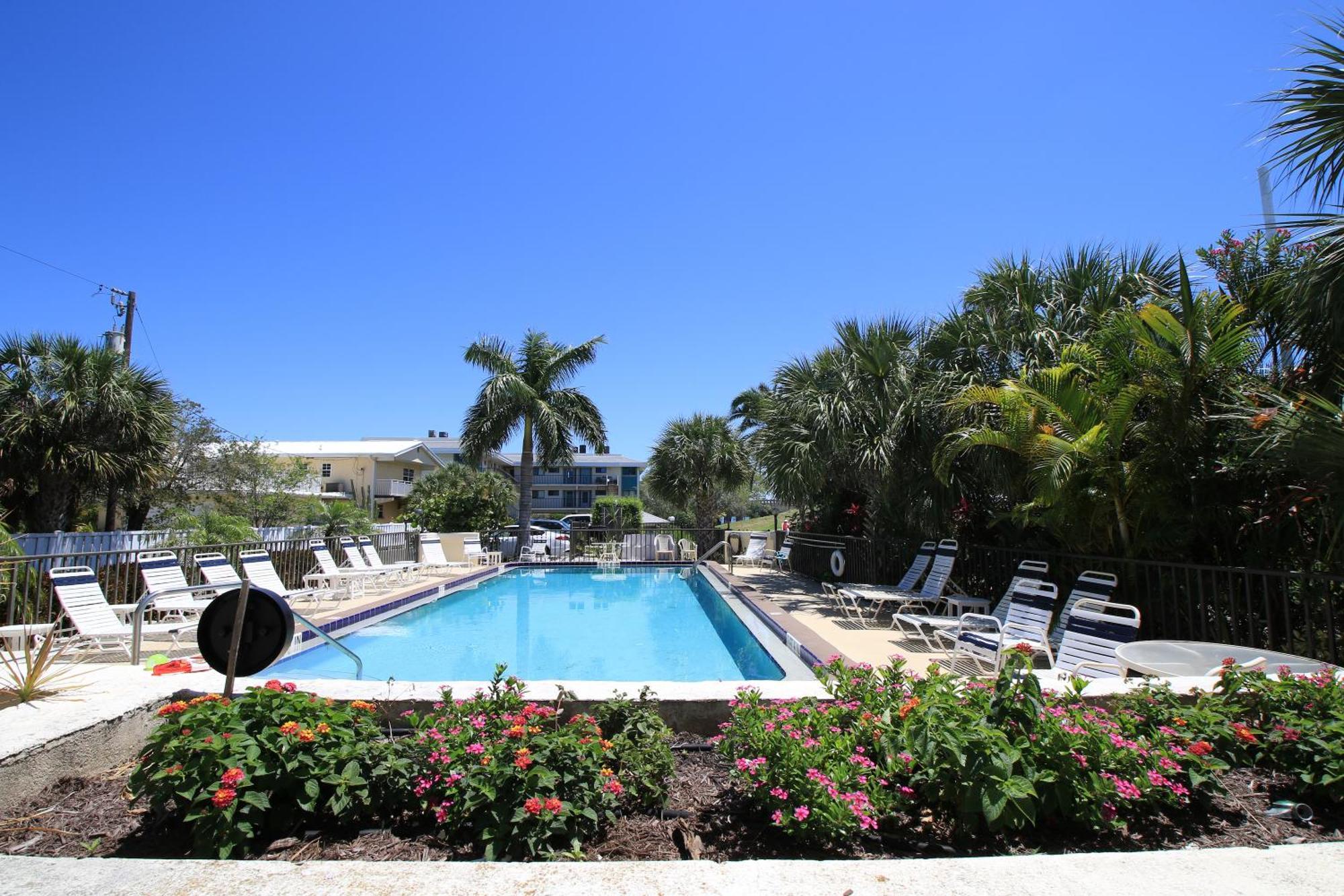Anna Maria Island Bridge Port Apartment *