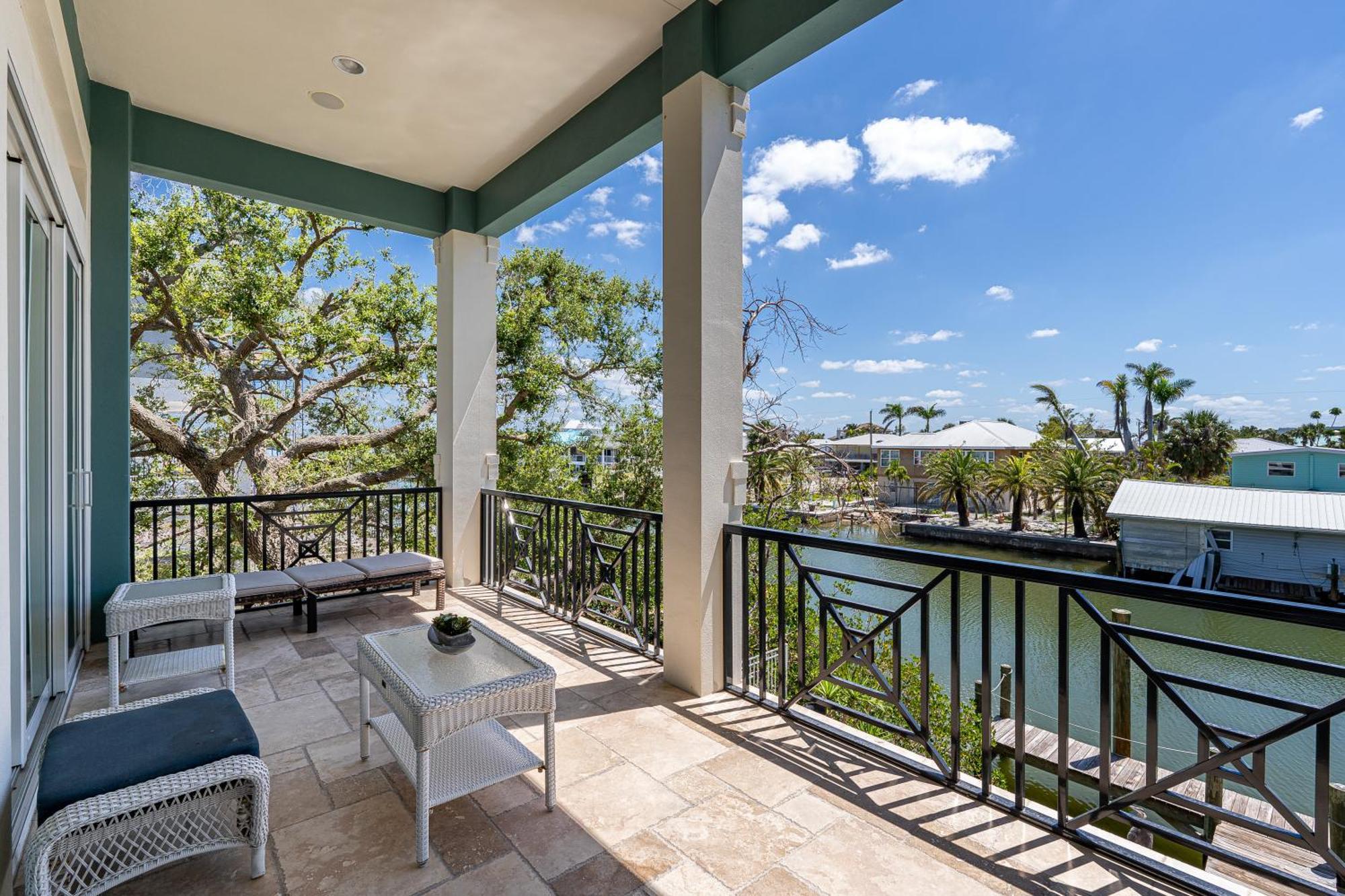 Freshly Squeezed: 5br, Pool, & Canal Views * Fort Myers Beach
