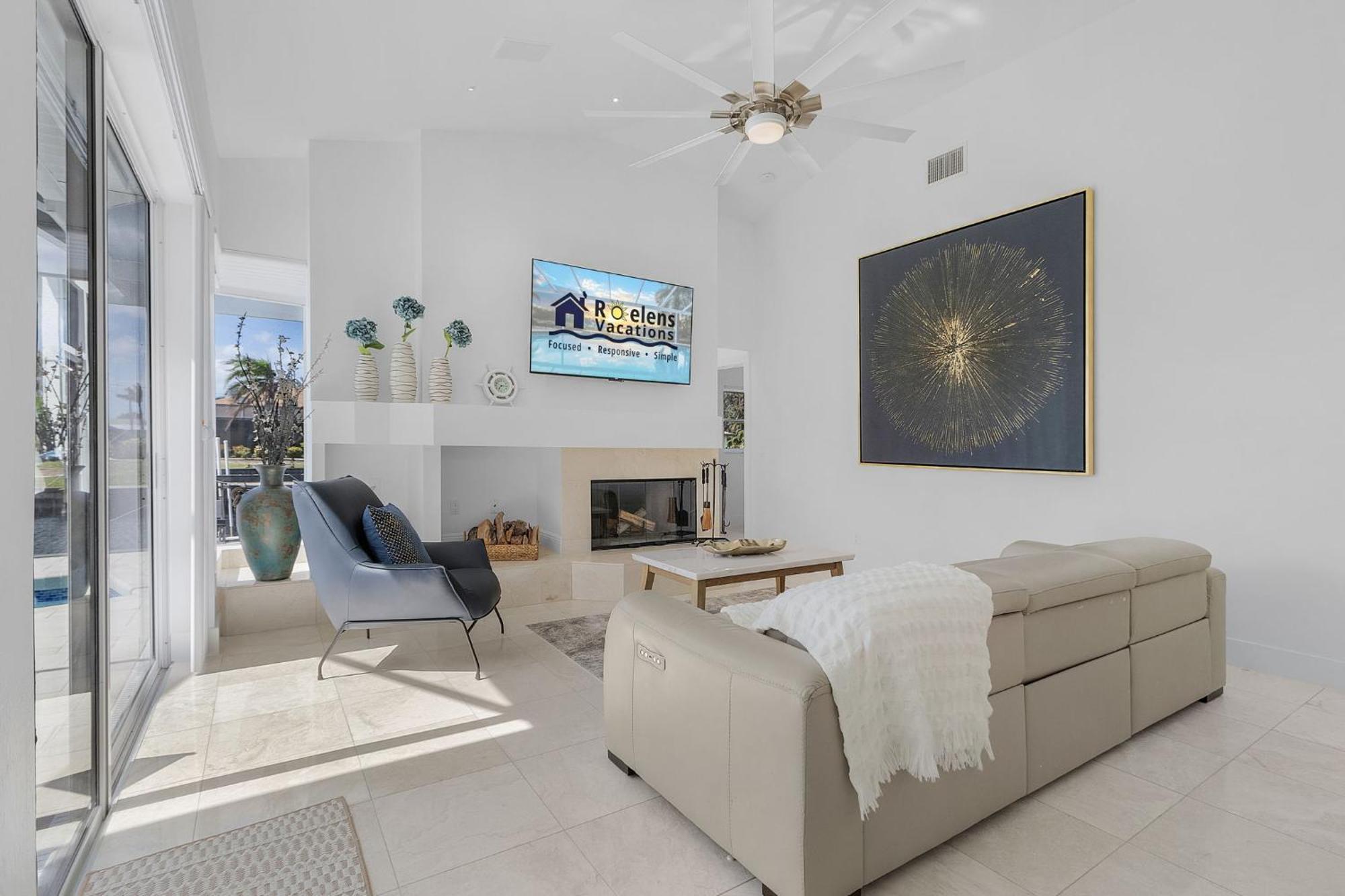 Holiday home Experience Luxury- Gulf Access, Stunning Canal Views, Heated Pool- Avalon - Roelens Cape Coral